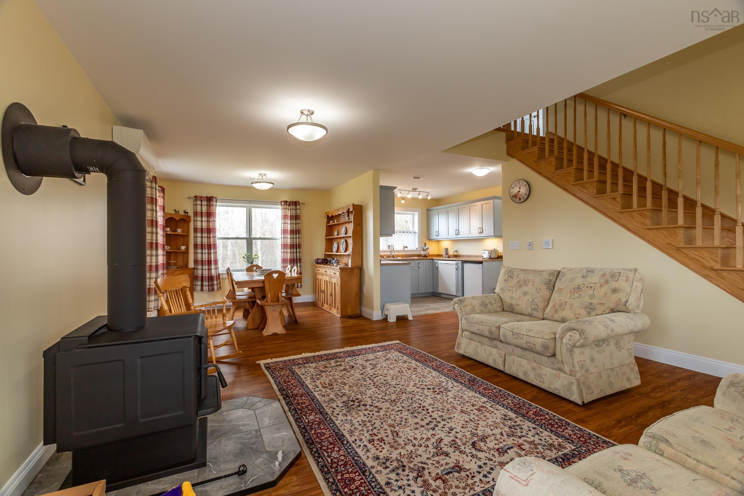 $399,950.00: 7295 Shore Road, Phinneys Cove