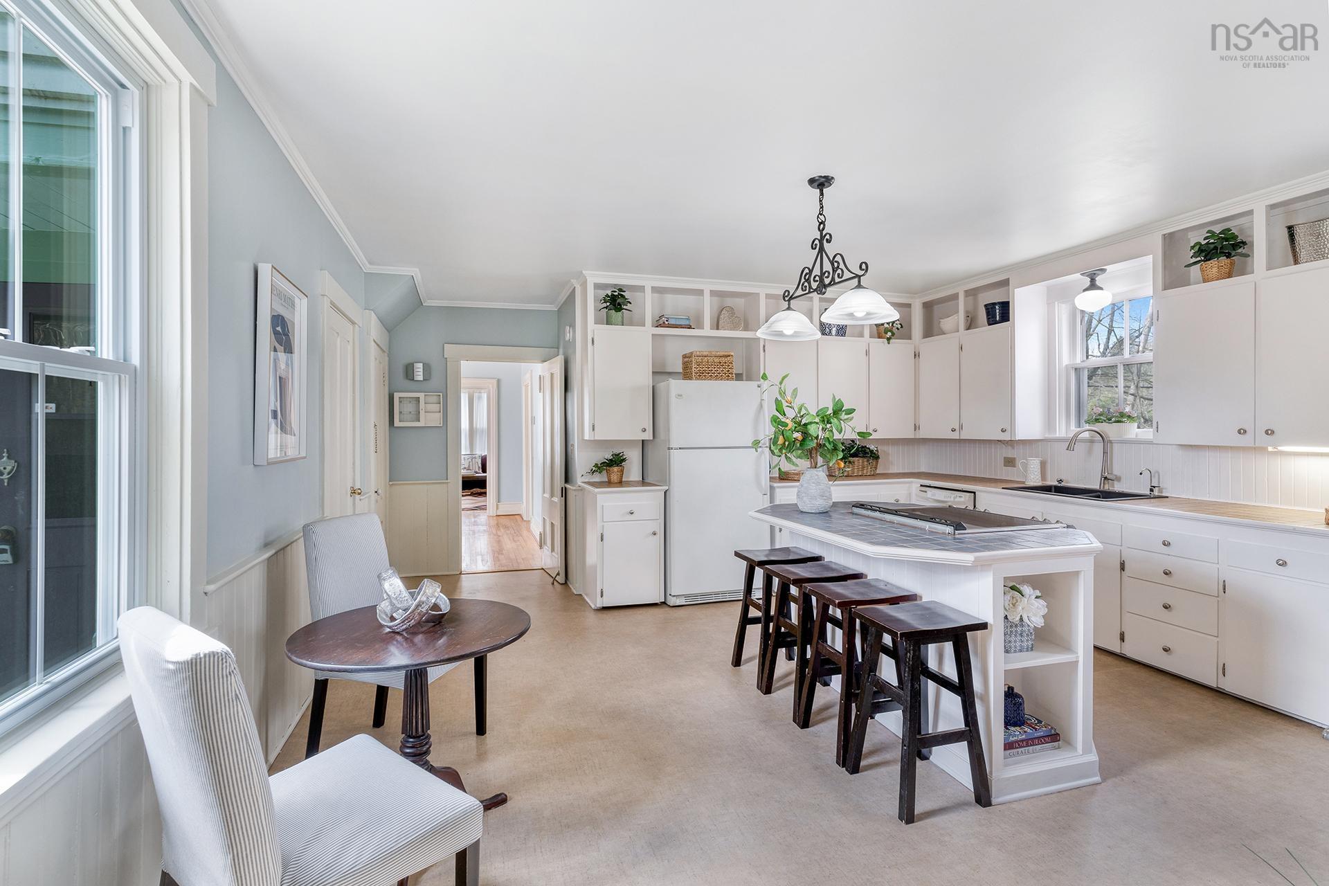 $989,000.00: 389 Main Street, Mahone Bay