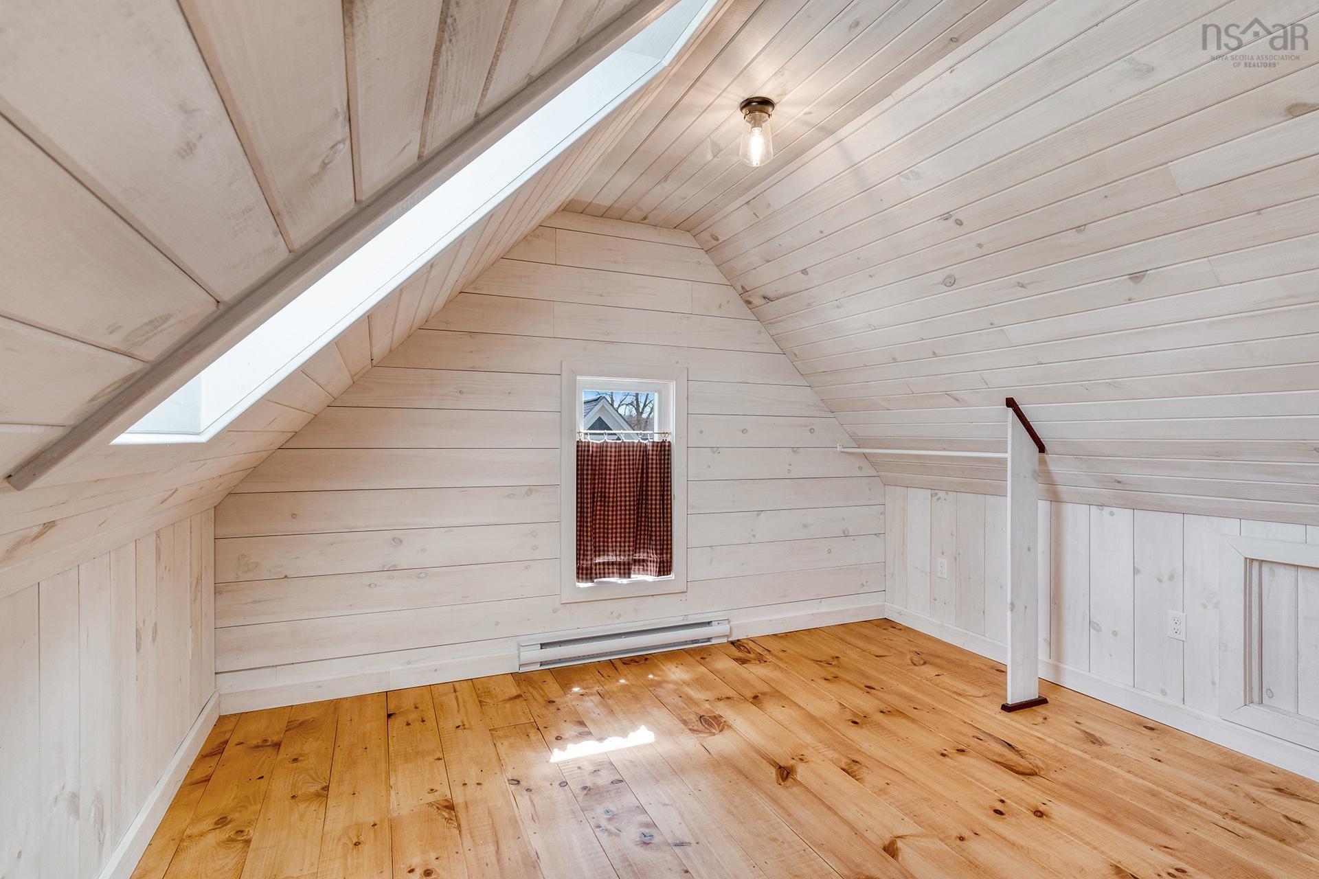 $989,000.00: 389 Main Street, Mahone Bay