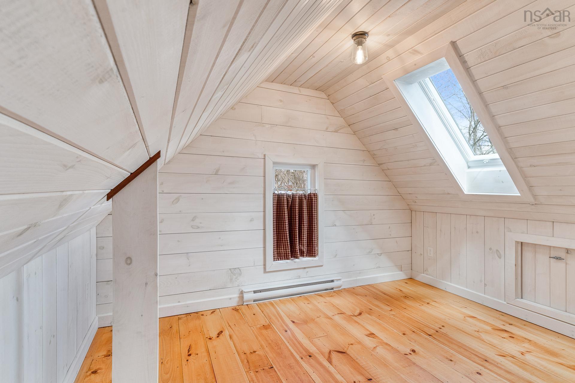 $989,000.00: 389 Main Street, Mahone Bay