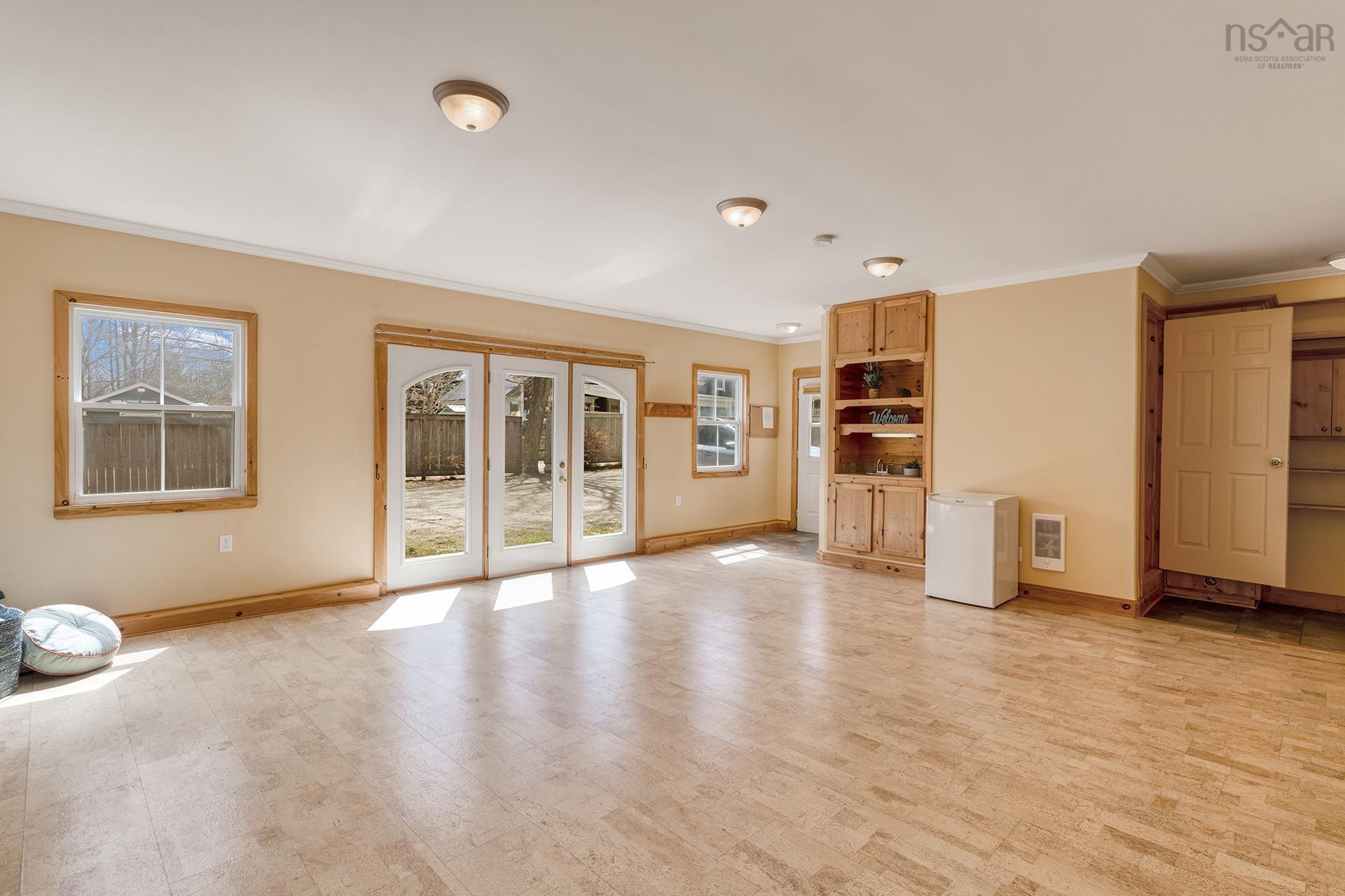 $989,000.00: 389 Main Street, Mahone Bay