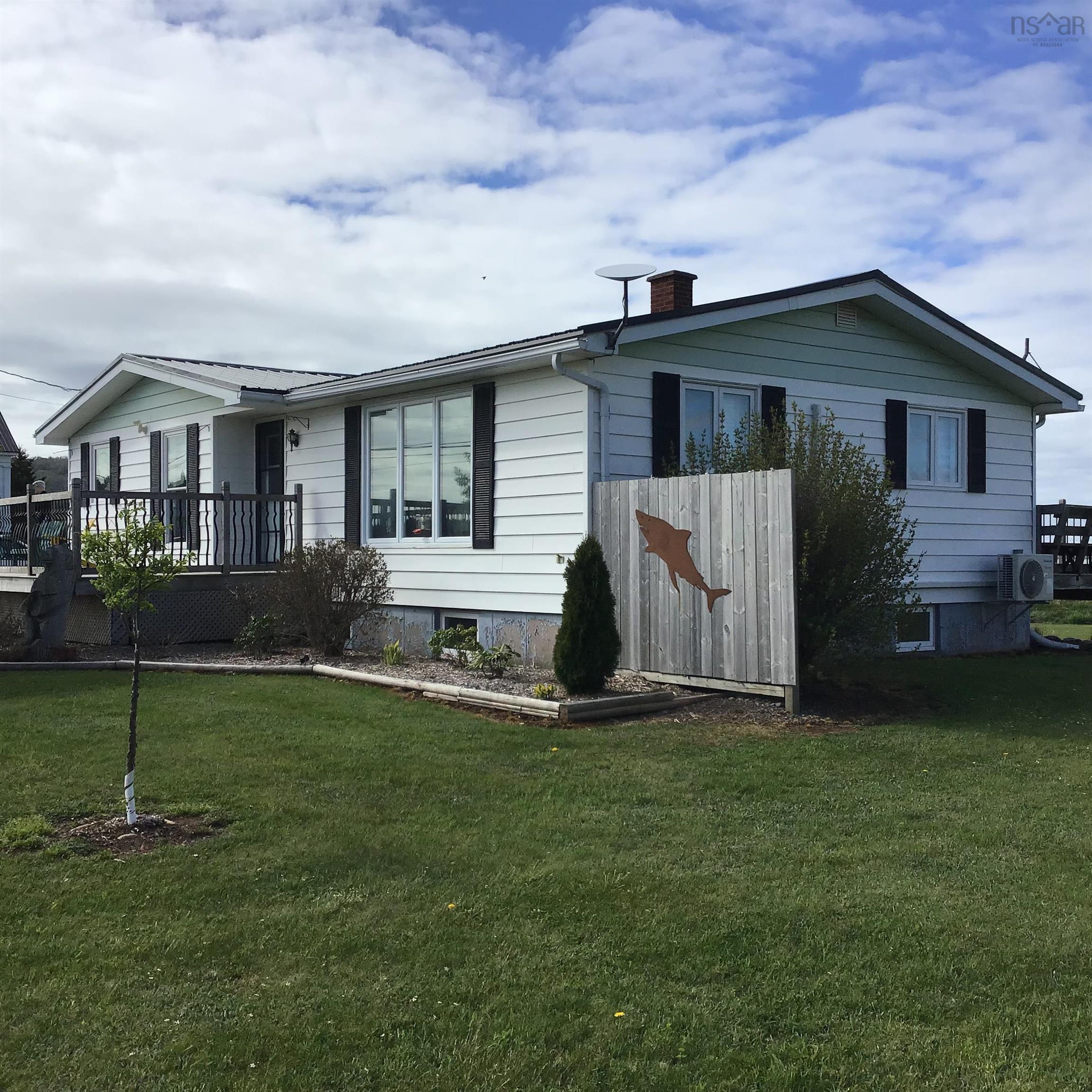 $399,000.00: 3668 Highway 209, Advocate Harbour