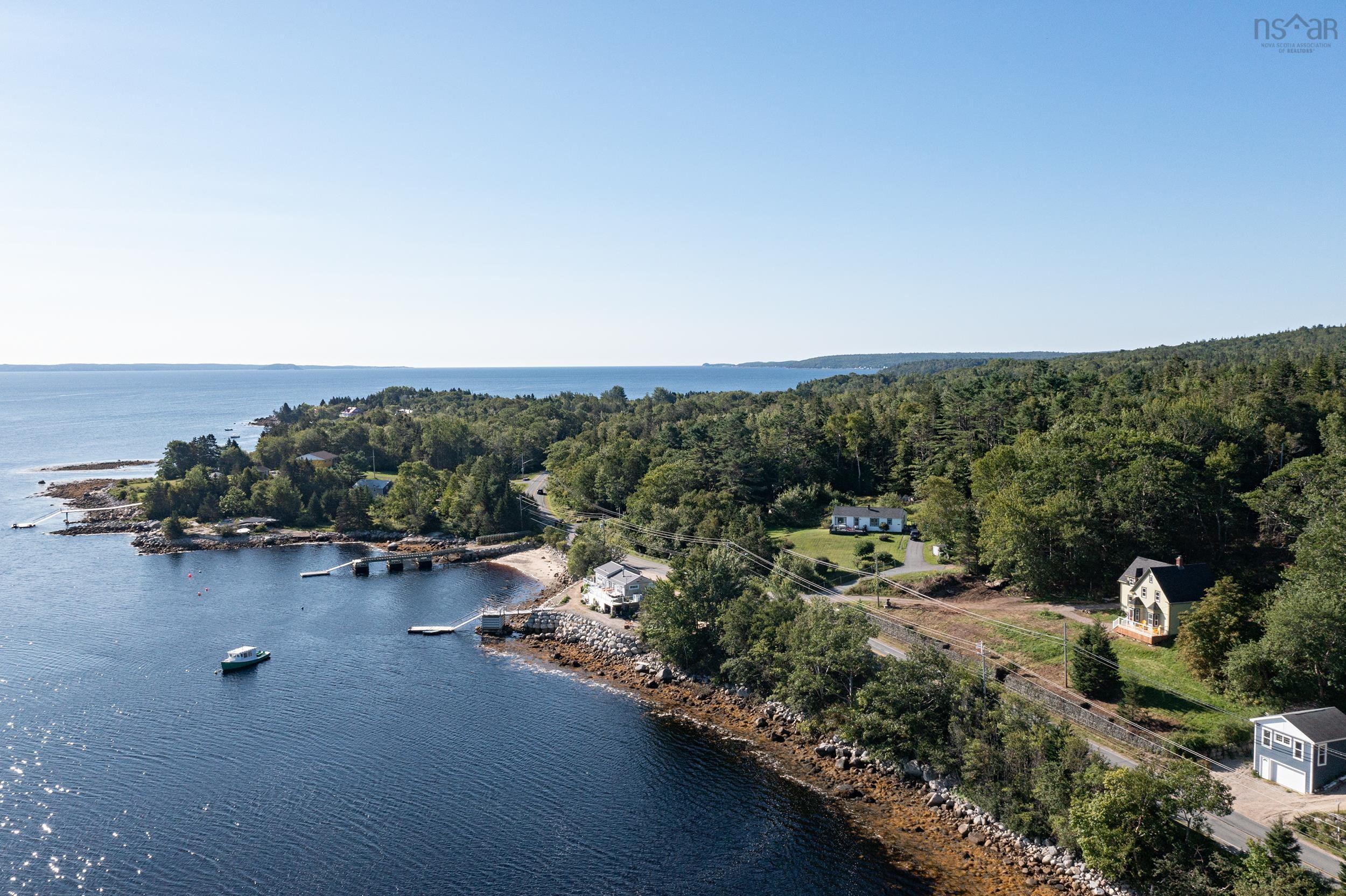 $574,900.00: Lot 6 Shoreline Bluff Lane, Fox Point