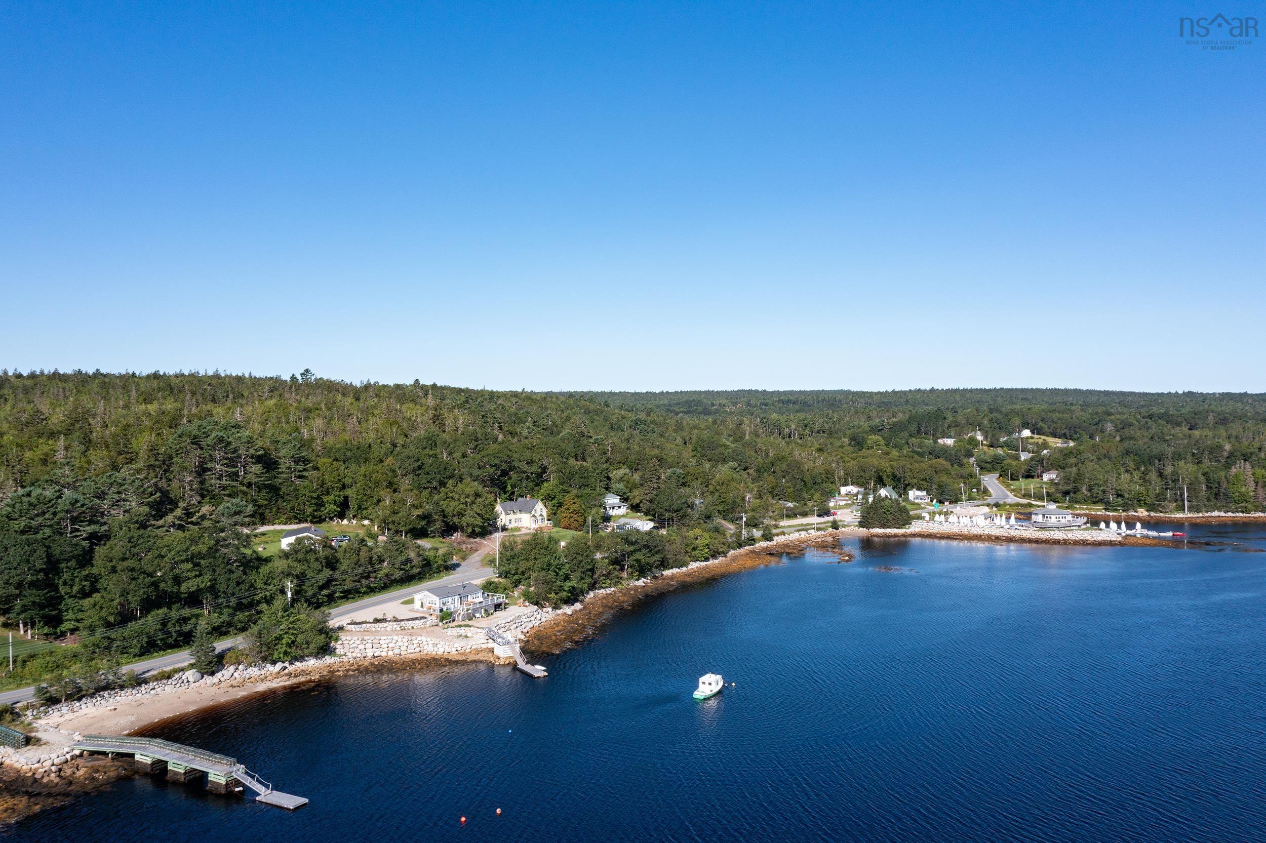 $574,900.00: Lot 6 Shoreline Bluff Lane, Fox Point