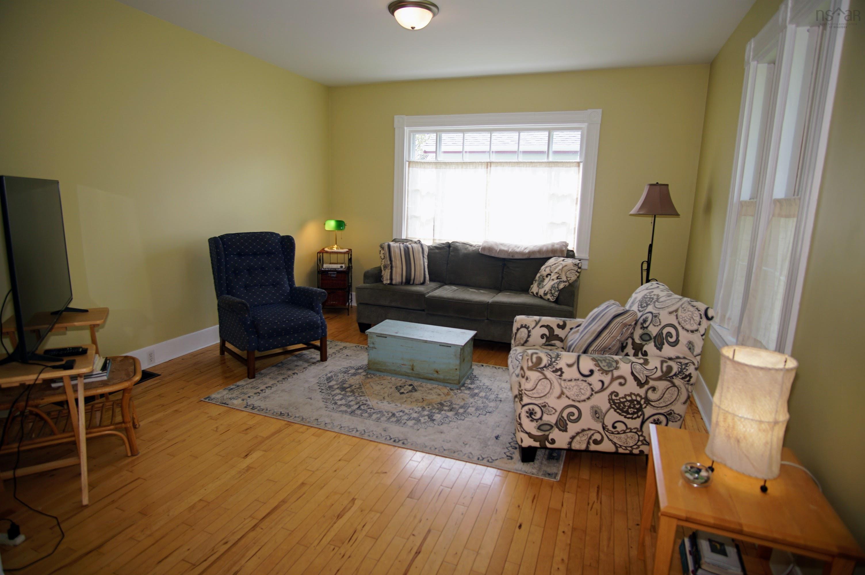 $289,000.00: 211 Mowatt Street, Shelburne