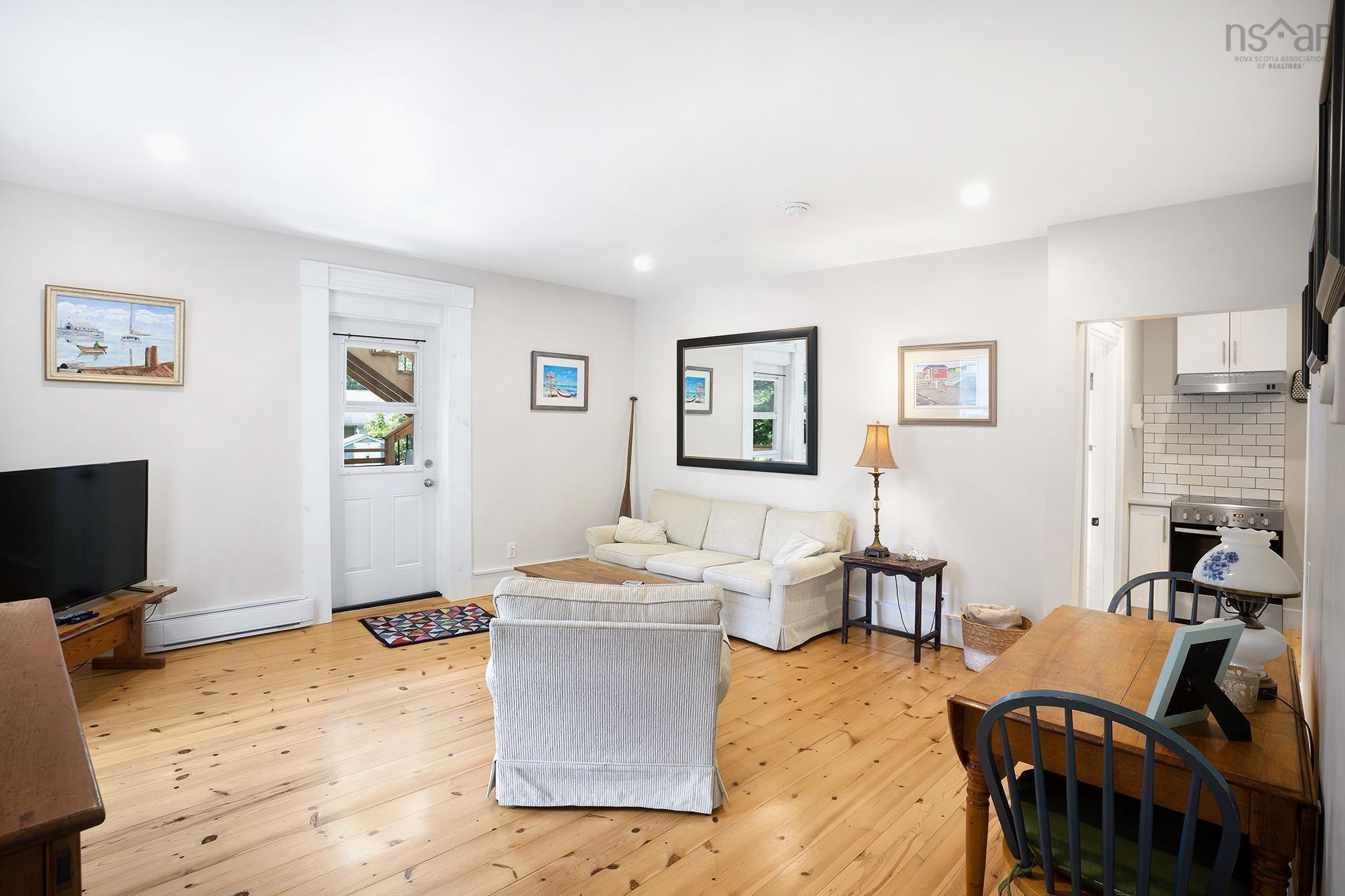 $879,000.00: 350 Main Street, Mahone Bay