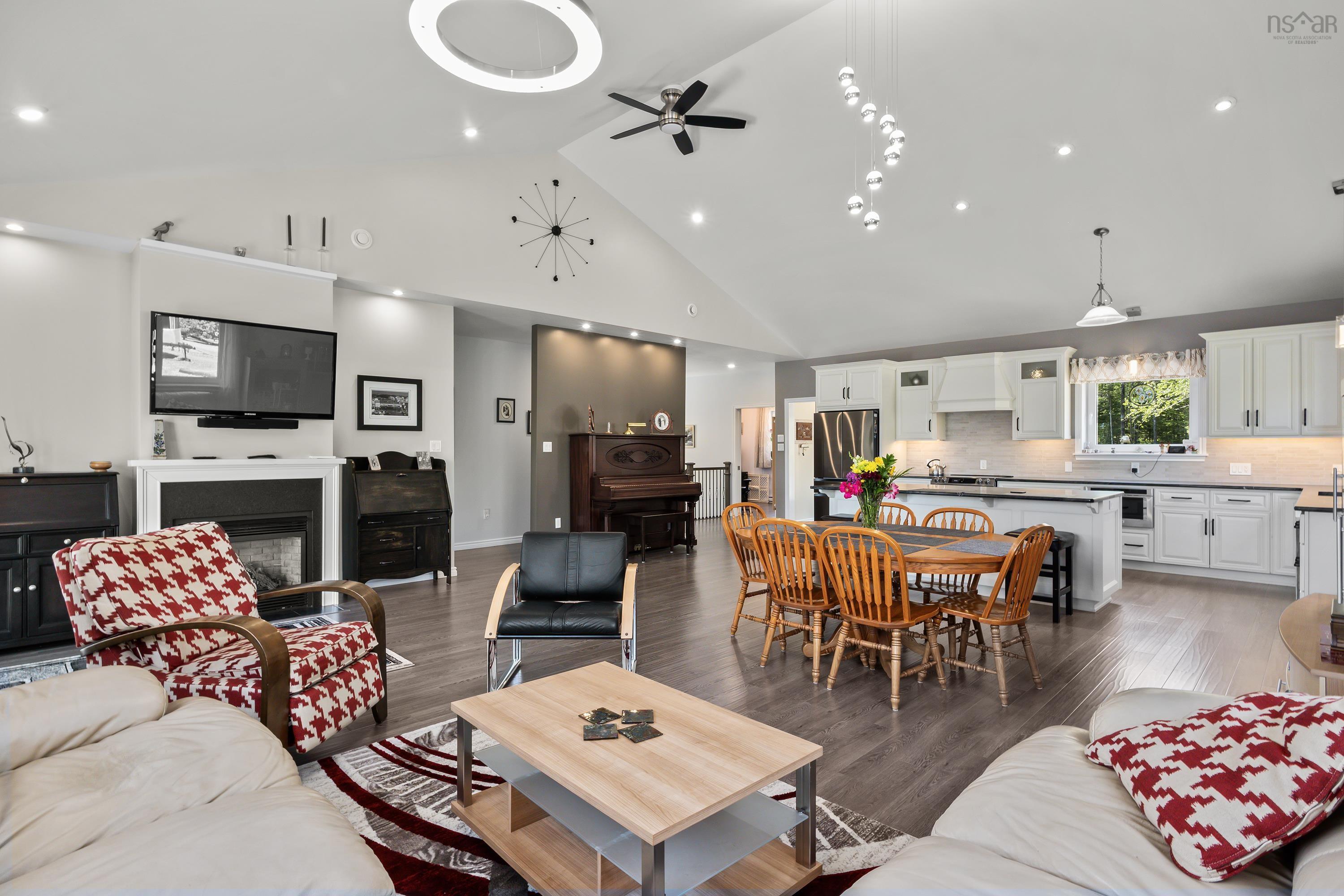 $824,900.00: 1852 Cornwall Road, Middle New Cornwall