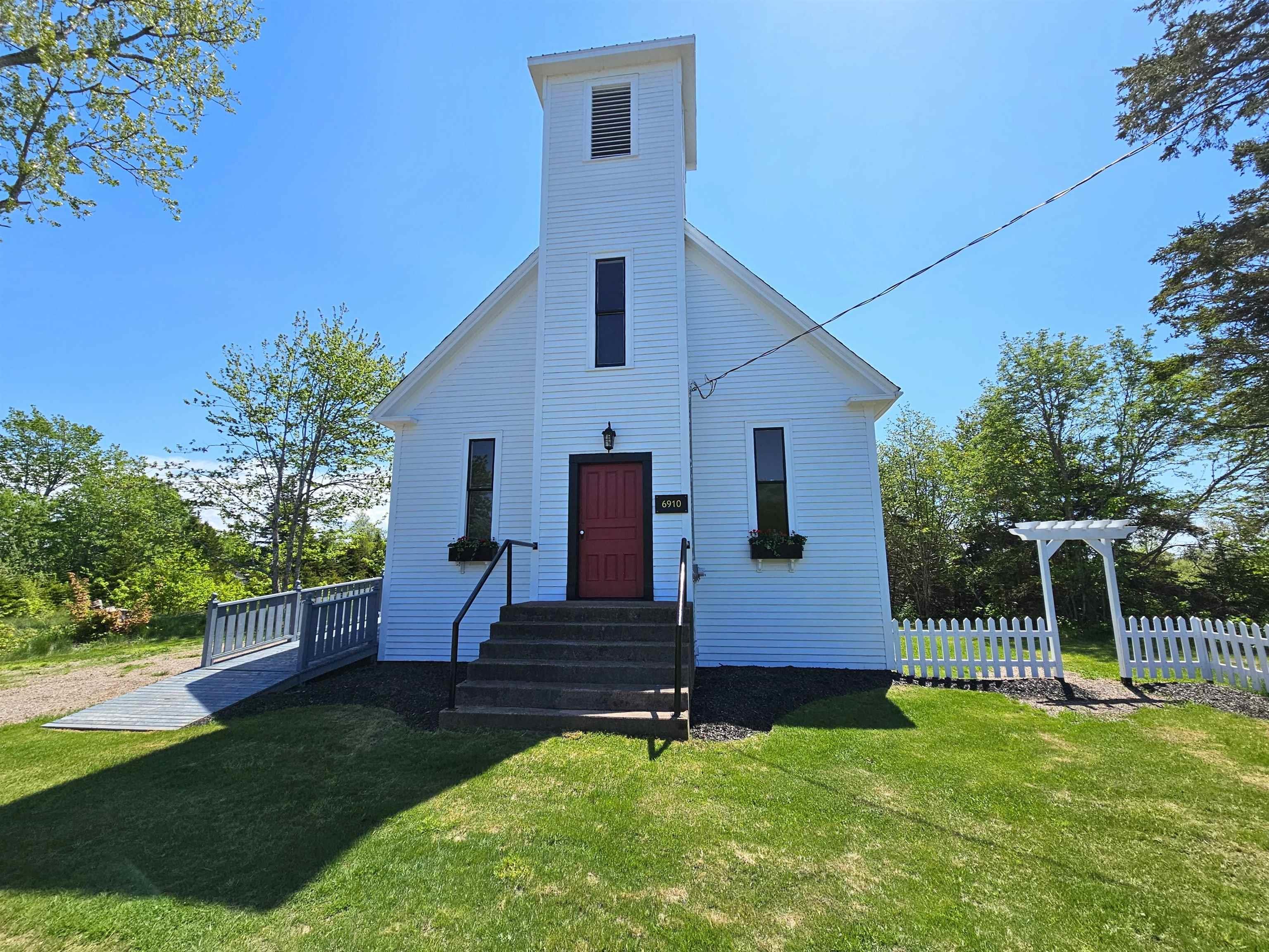 $124,900.00: 6910 Highway 2, Portapique