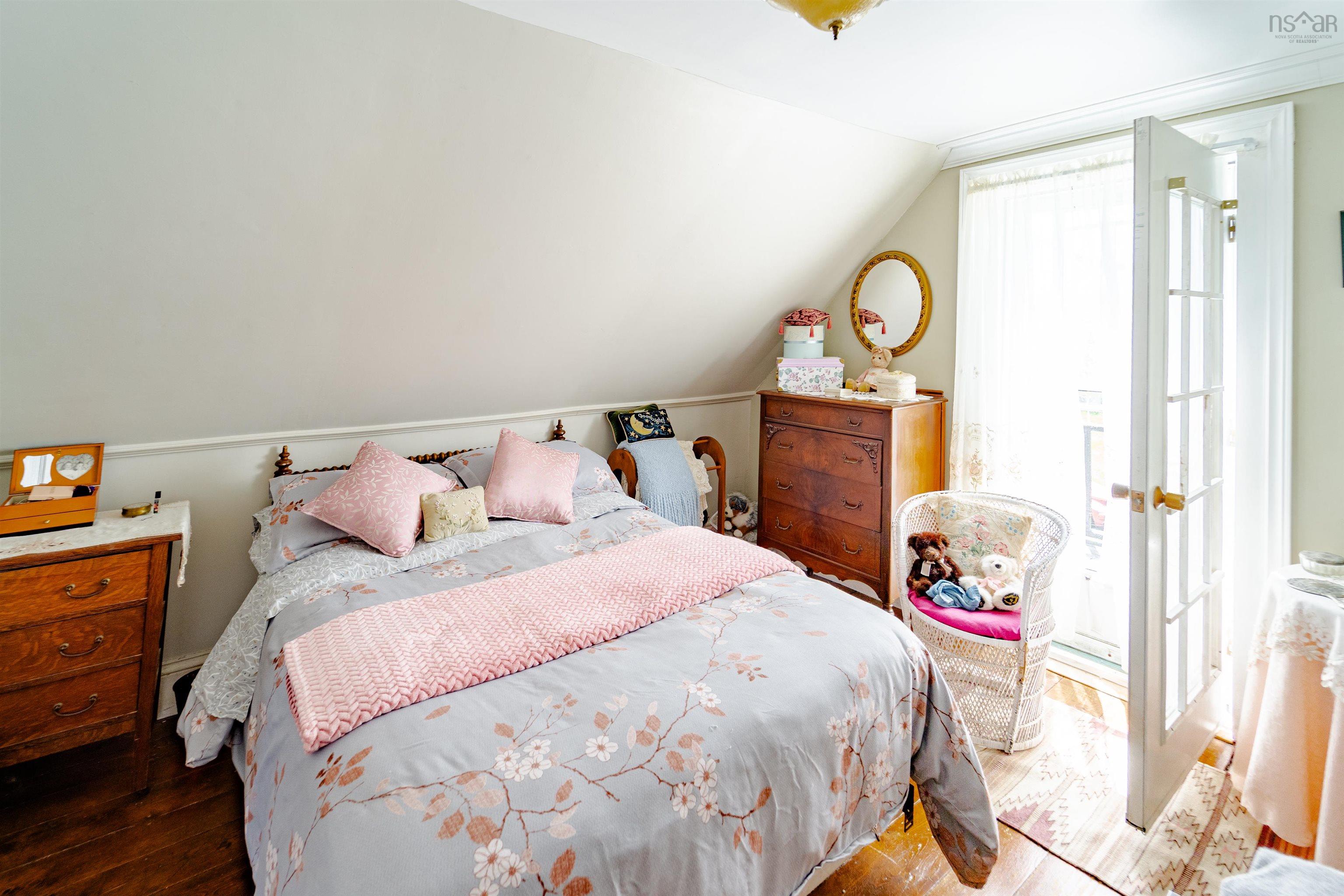 $700,000.00: 1247 Sandy Point Road, Sandy Point