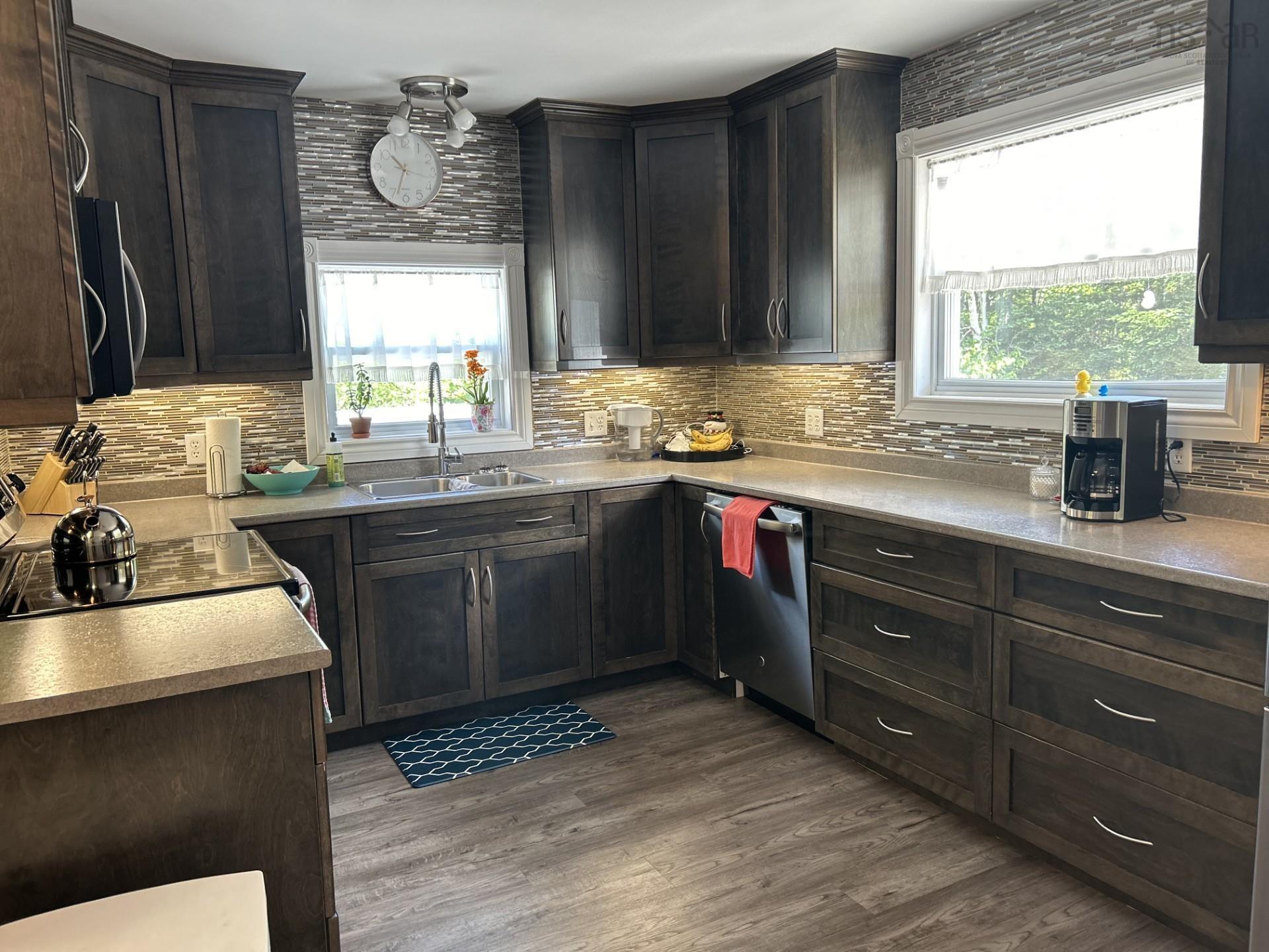 $699,999.00: 1223/1225/1227 East Dalhousie Road, East Dalhousie
