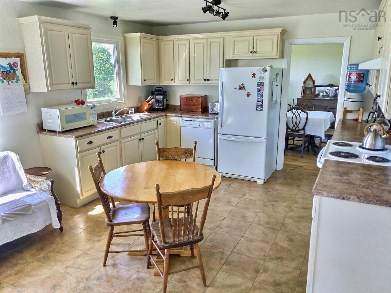 $649,000.00: 5122 Highway 221, Grafton