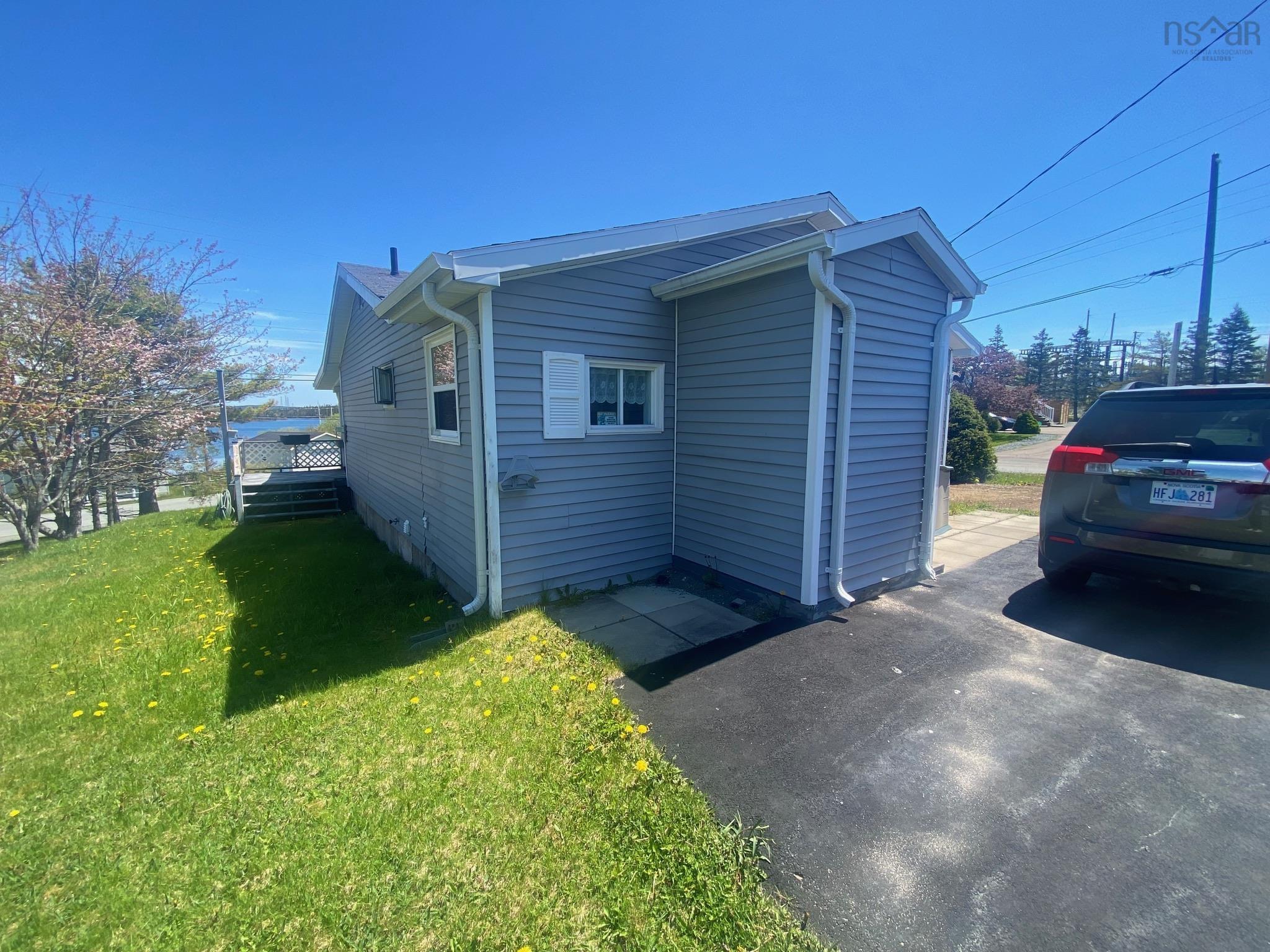 $269,000.00: 10 Lakeview Drive, St. Peter