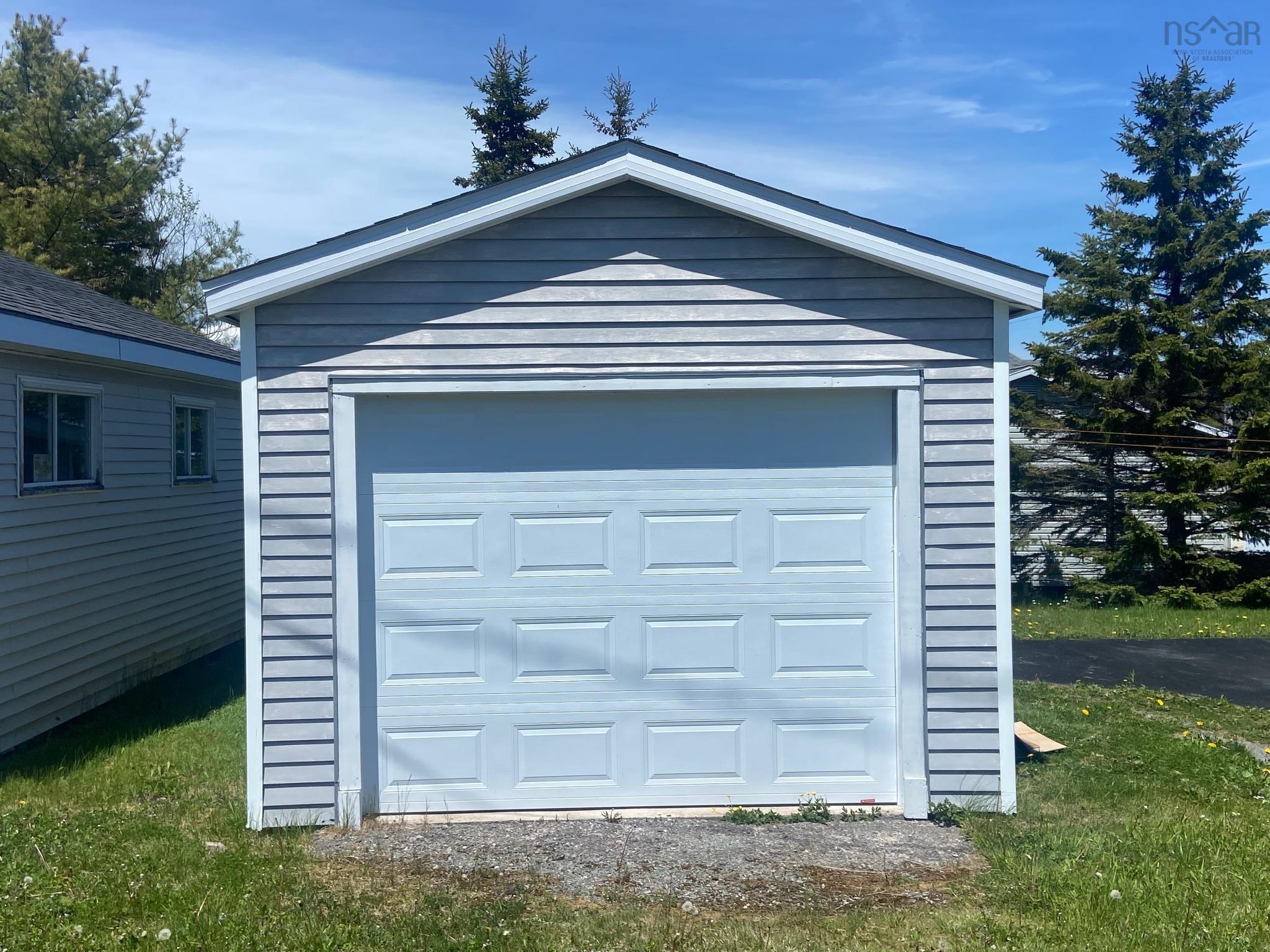 $269,000.00: 10 Lakeview Drive, St. Peter