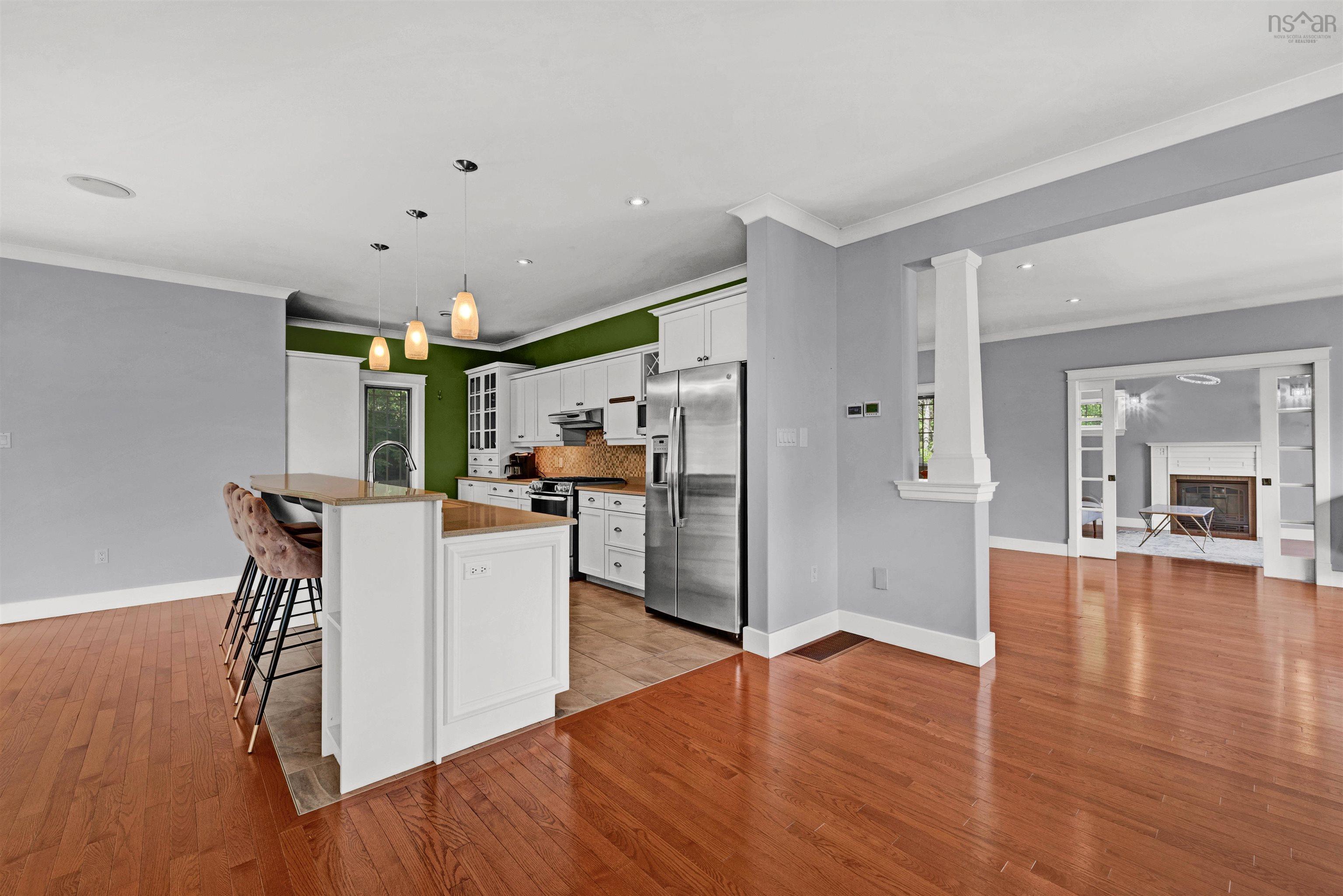 $949,000.00: 16 Cresthaven Drive, Halifax