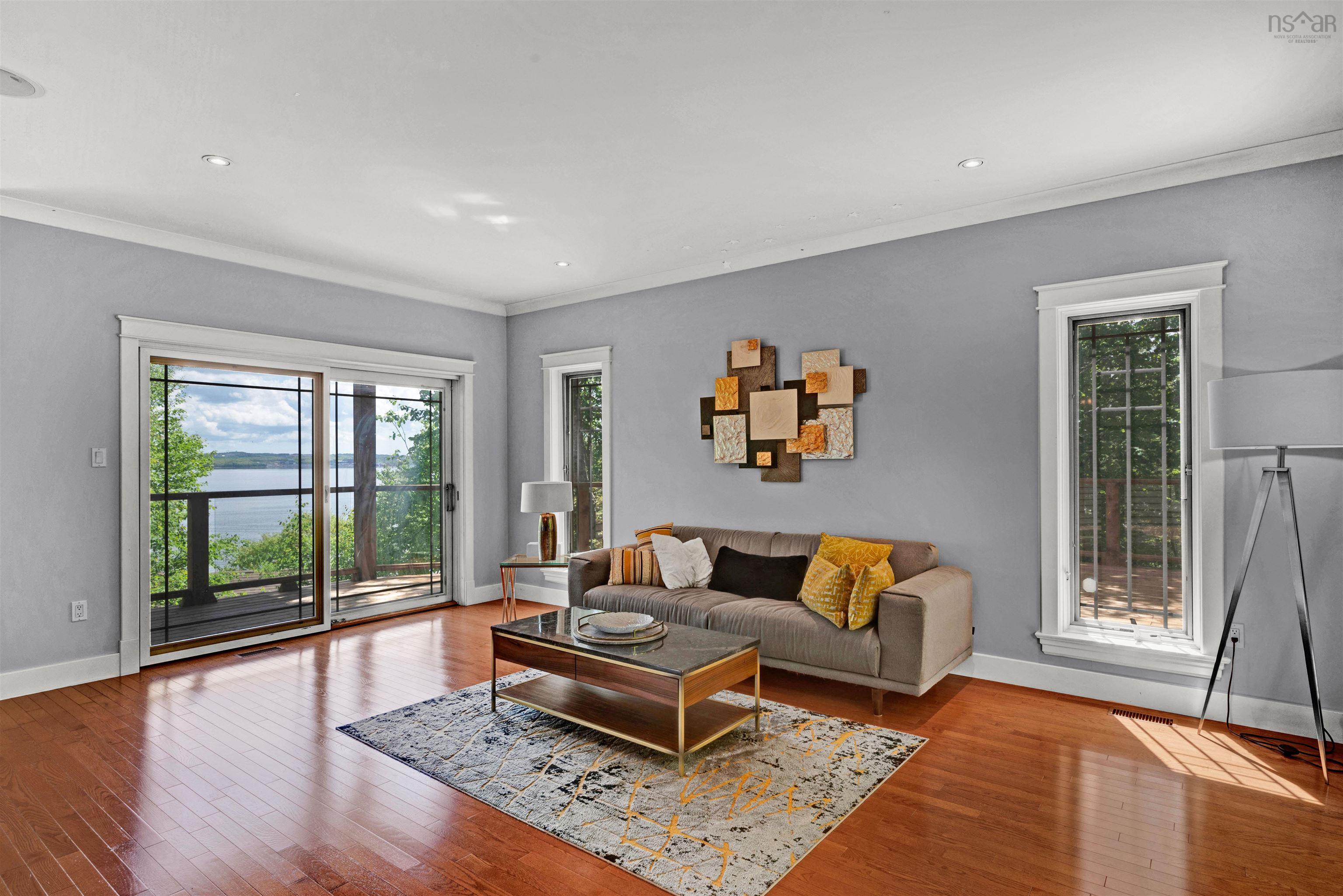 $949,000.00: 16 Cresthaven Drive, Halifax