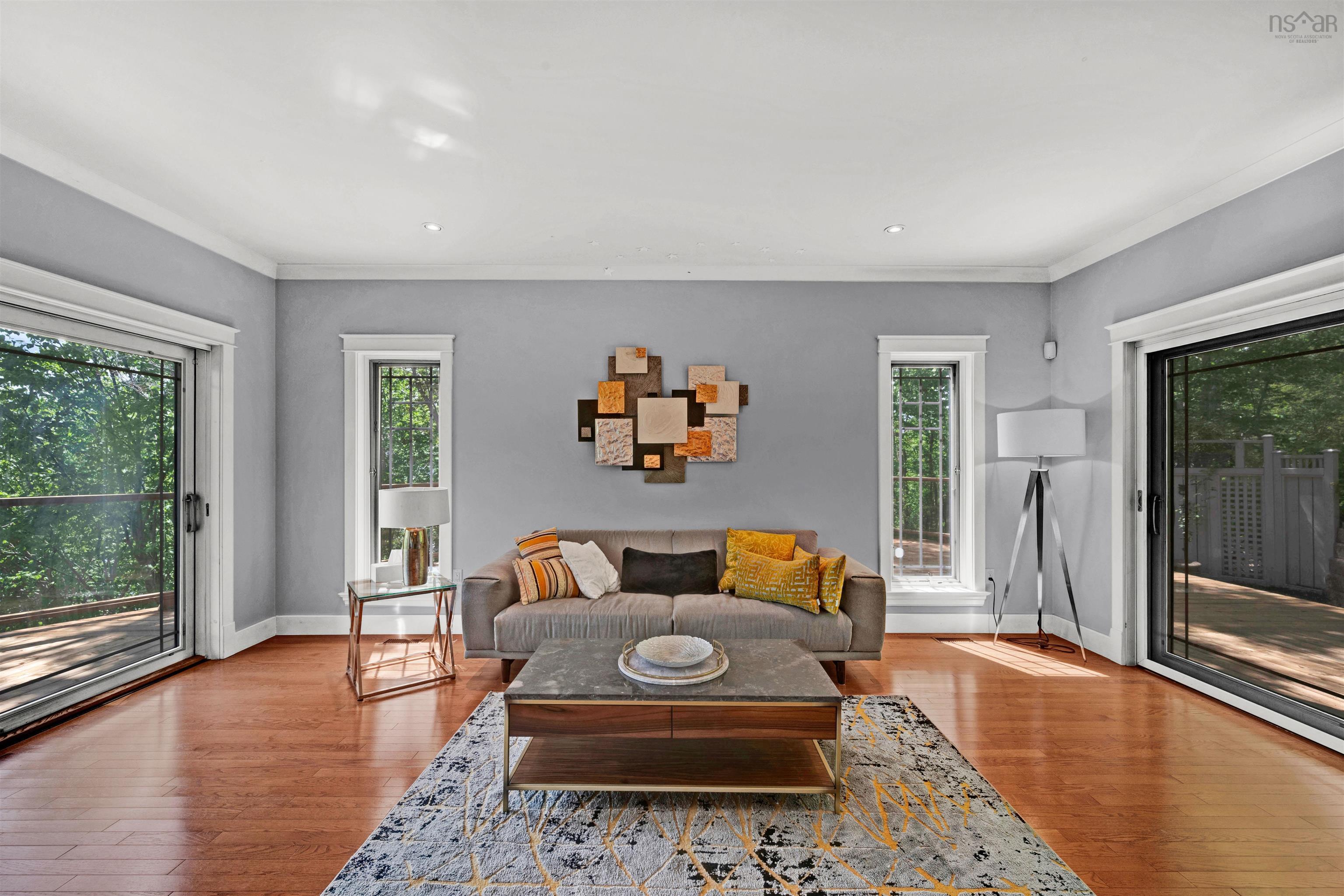 $949,000.00: 16 Cresthaven Drive, Halifax