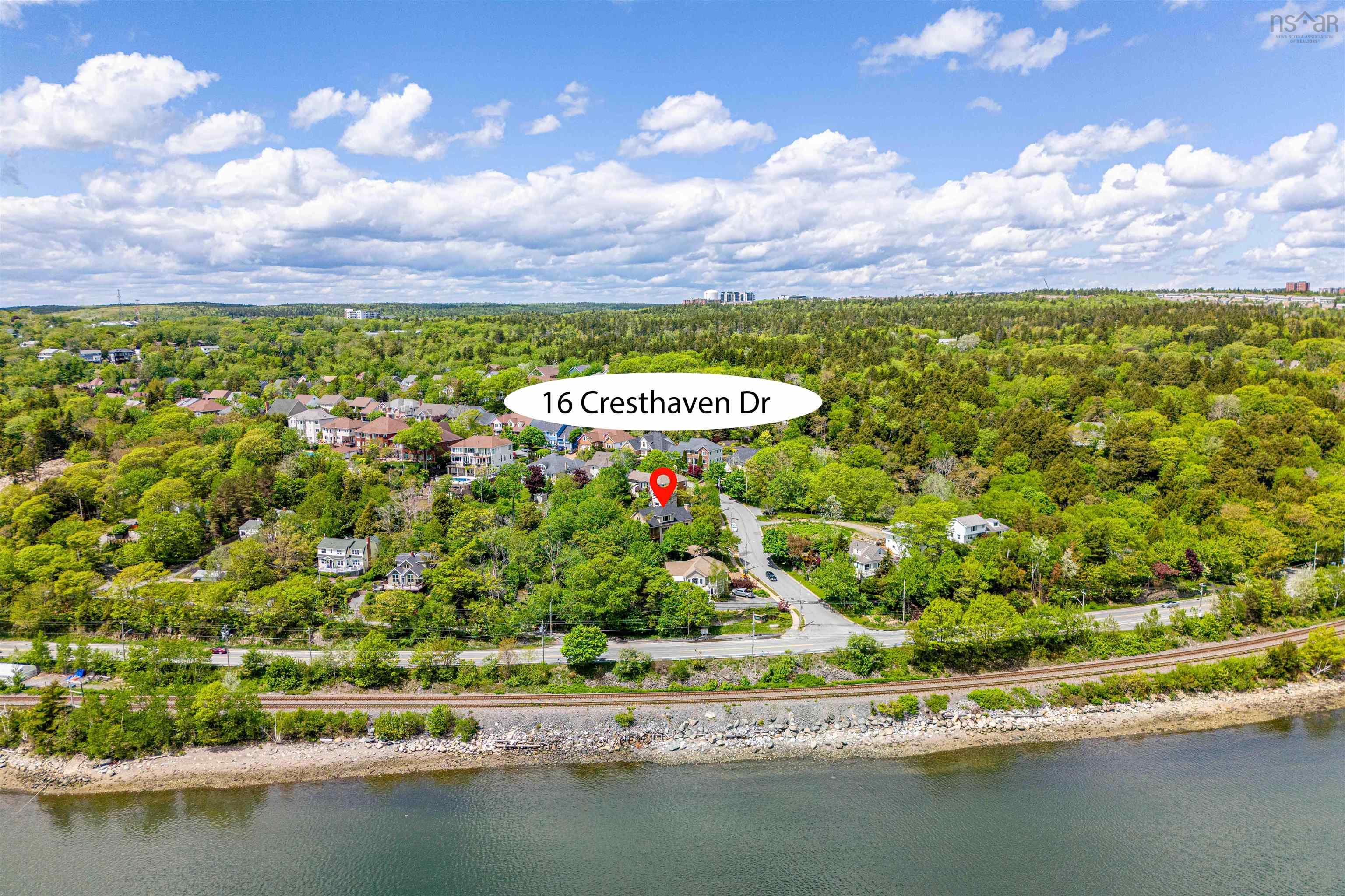 $949,000.00: 16 Cresthaven Drive, Halifax