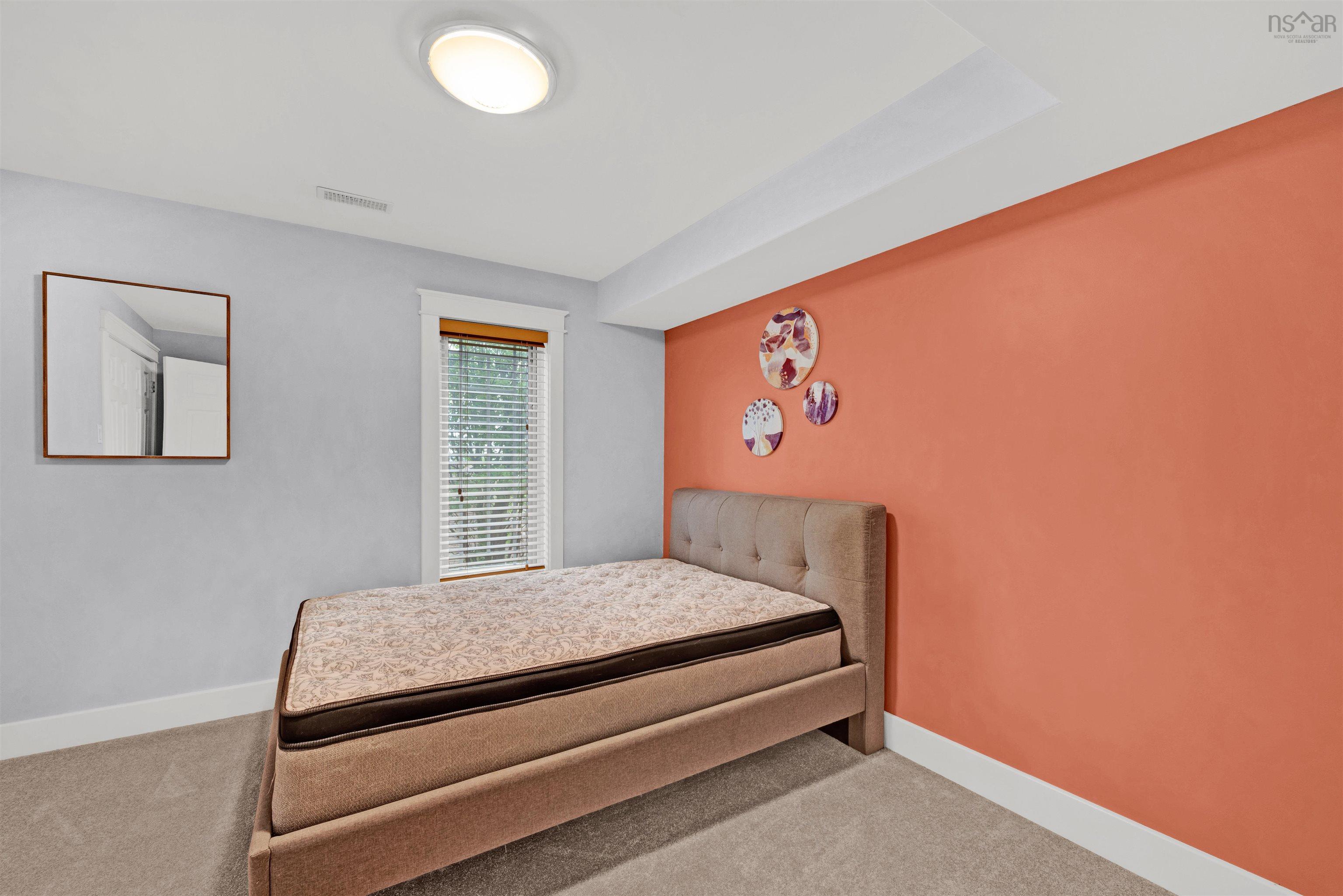 $949,000.00: 16 Cresthaven Drive, Halifax