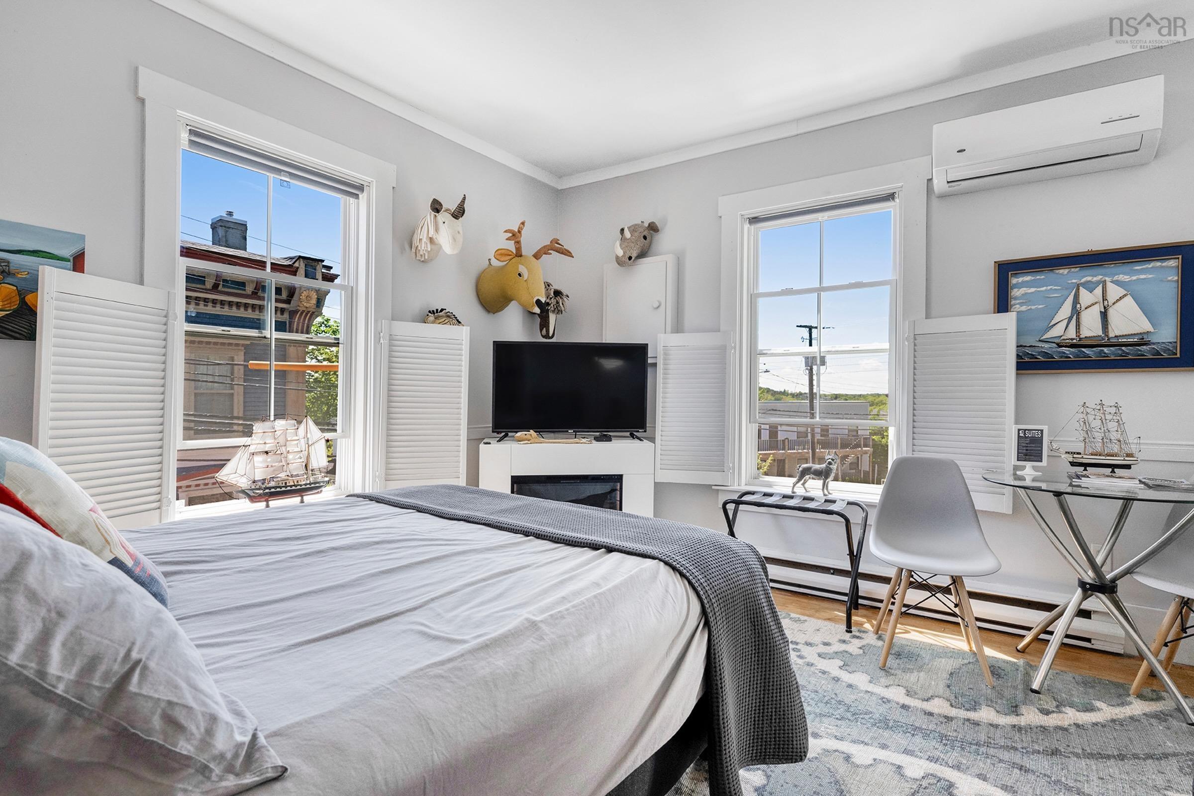 $749,000.00: 145 Lincoln Street, Lunenburg