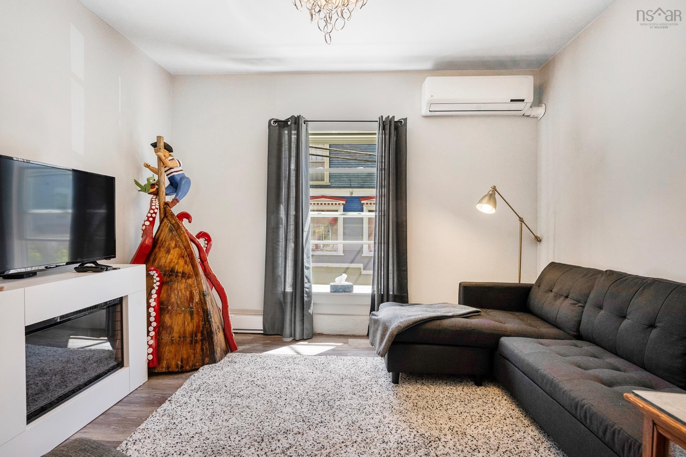 $749,000.00: 145 Lincoln Street, Lunenburg