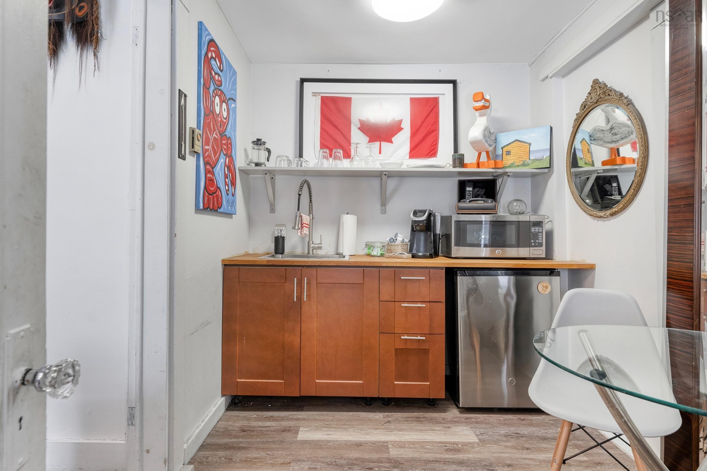 $749,000.00: 145 Lincoln Street, Lunenburg