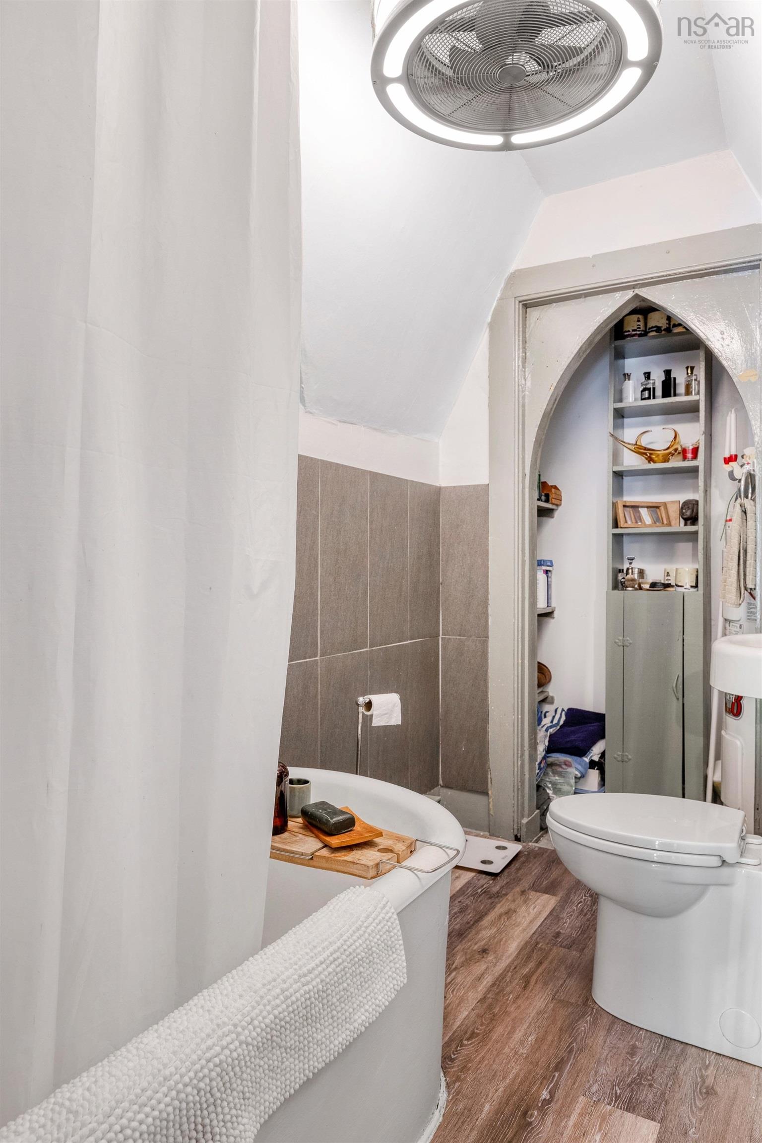 $749,000.00: 145 Lincoln Street, Lunenburg