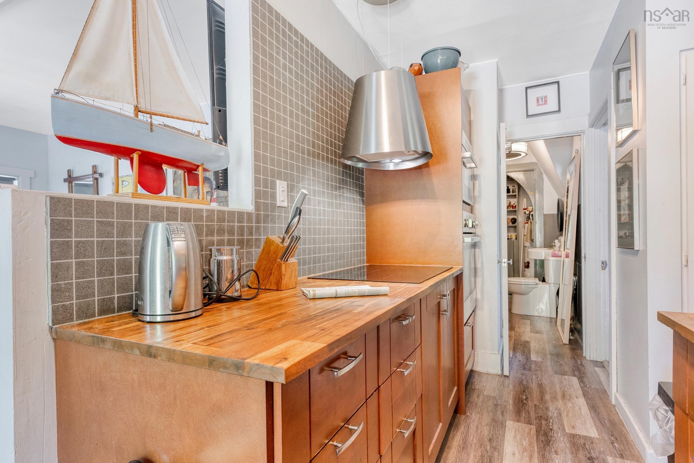 $839,000.00: 145 Lincoln Street, Lunenburg
