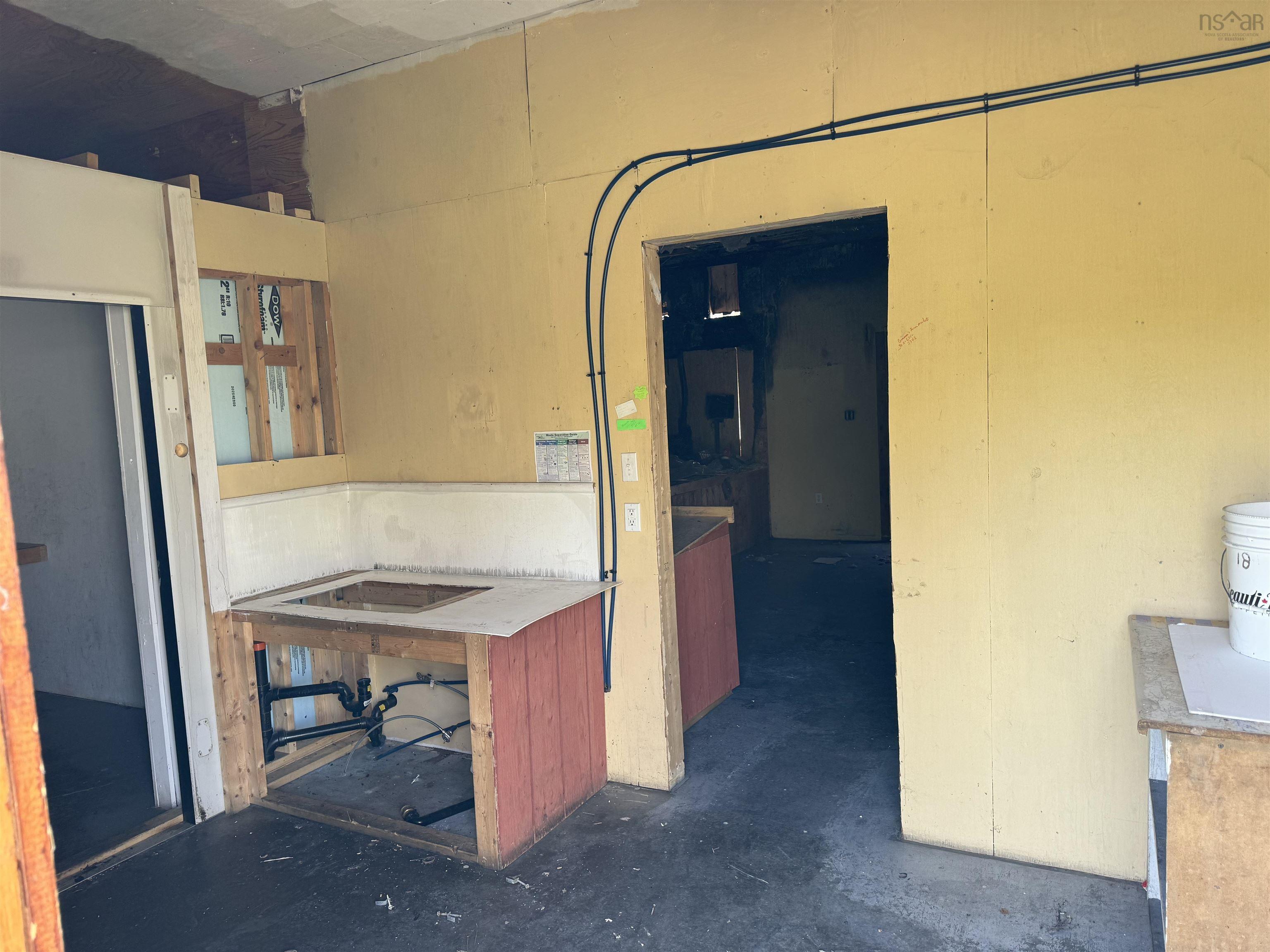 $93,000.00: 10108 Highway 1, Marshalltown