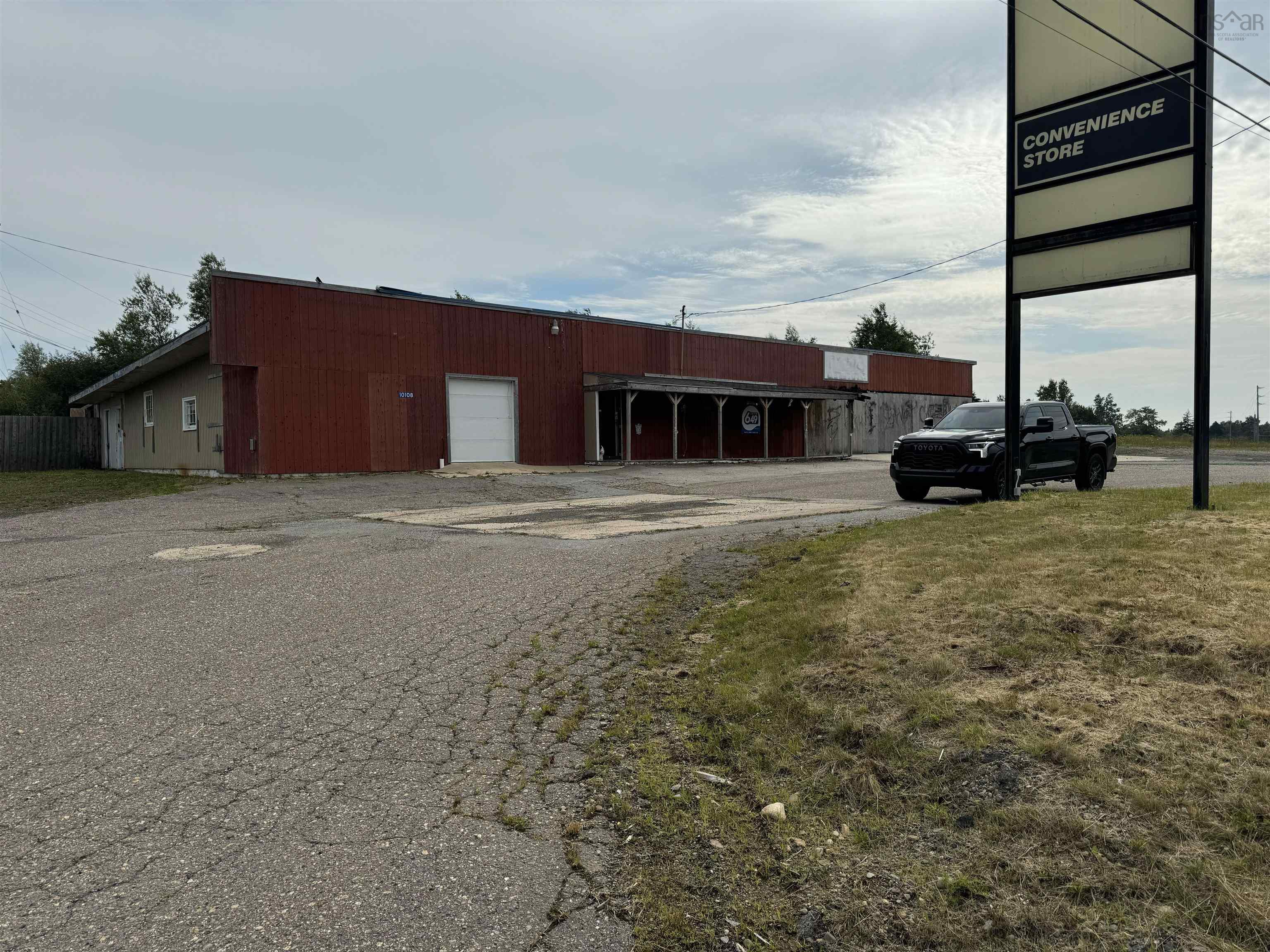 $93,000.00: 10108 Highway 1, Marshalltown
