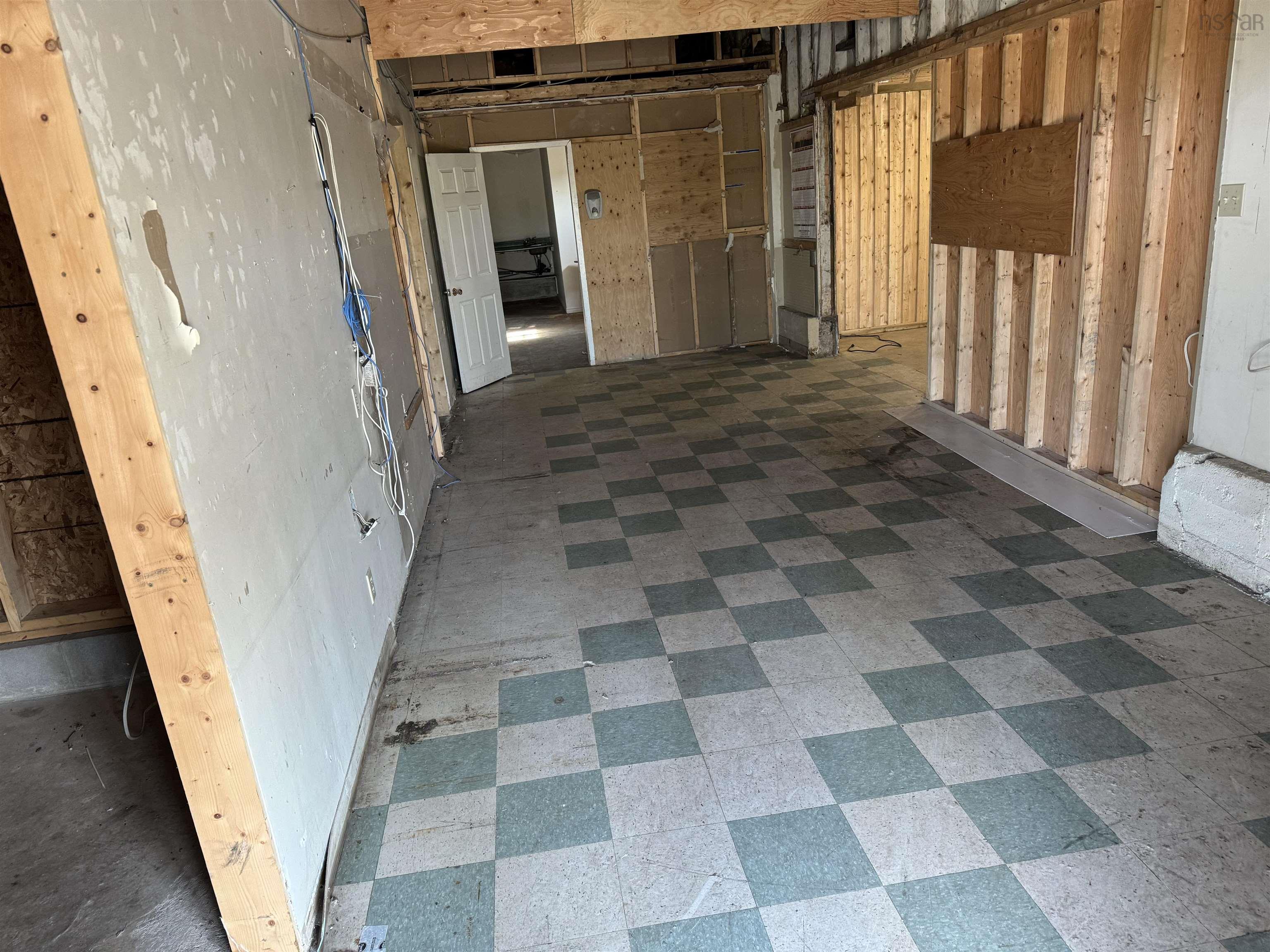 $93,000.00: 10108 Highway 1, Marshalltown
