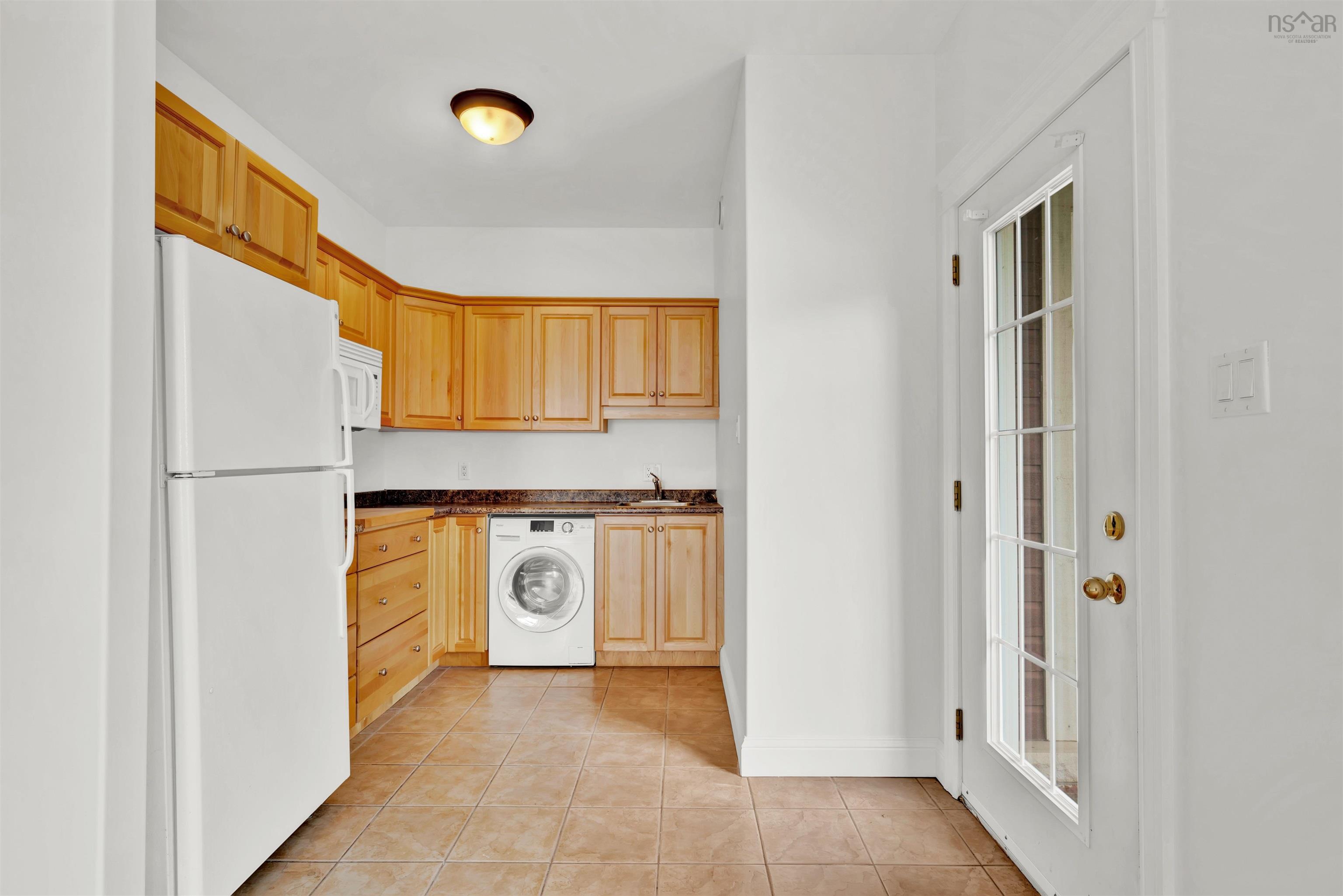 $1,190,000.00: 129 Appaloosa Run, Hammonds Plains