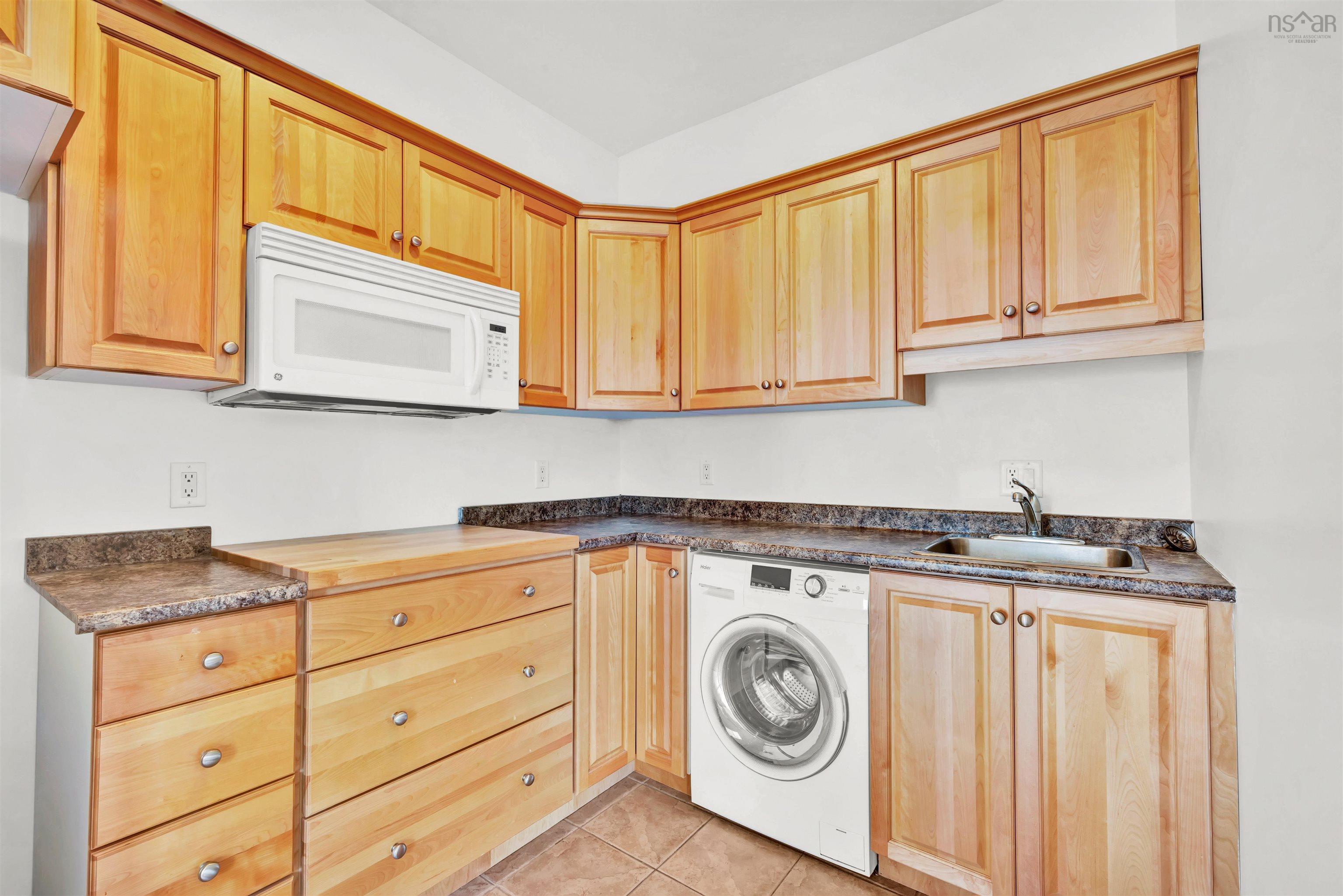 $1,190,000.00: 129 Appaloosa Run, Hammonds Plains