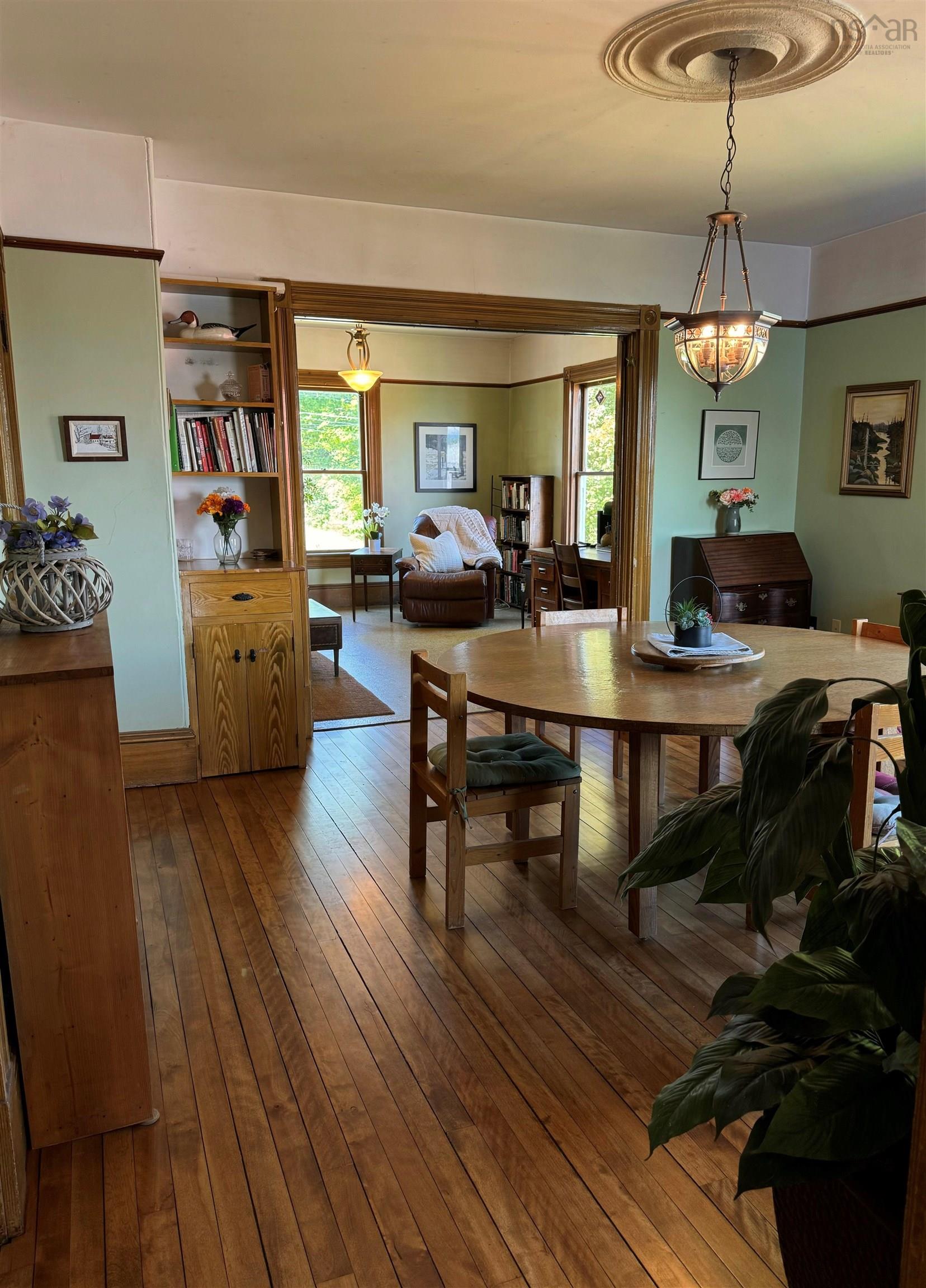 $1,295,000.00: 922 Bains Road, Sheffield Mills