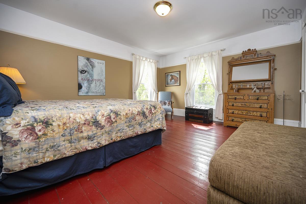 $1,295,000.00: 922 Bains Road, Sheffield Mills