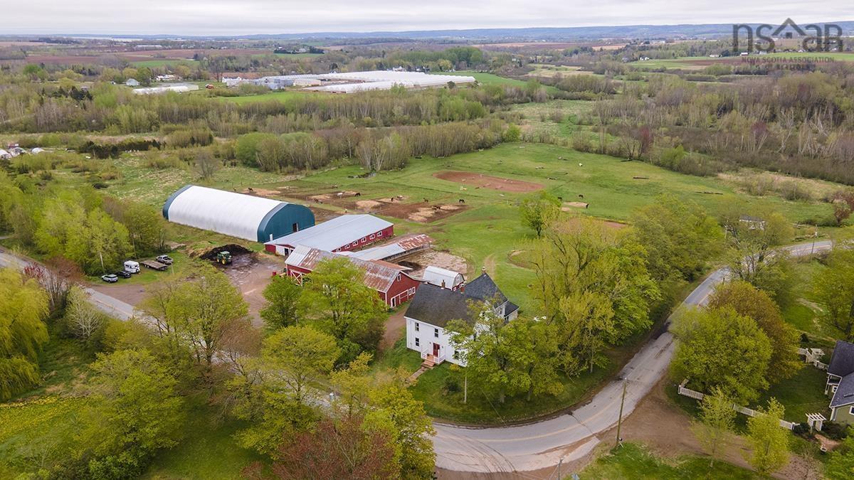 $1,295,000.00: 922 Bains Road, Sheffield Mills