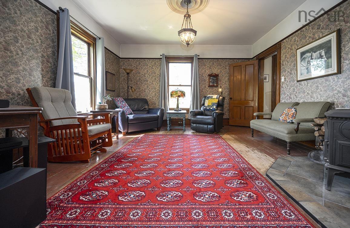 $1,295,000.00: 922 Bains Road, Sheffield Mills