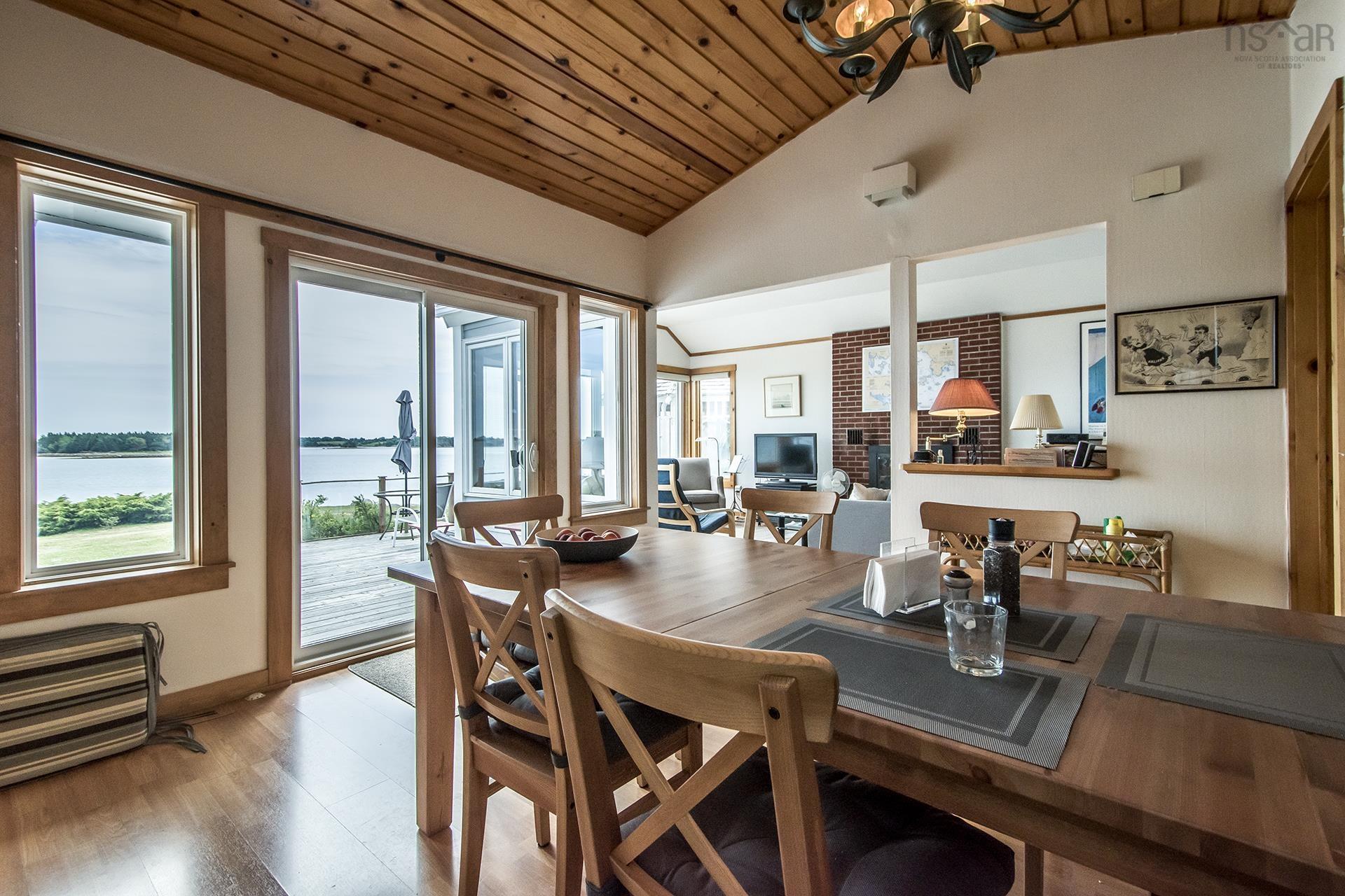 $1,200,000.00: 68 Murry Road, Martins Point