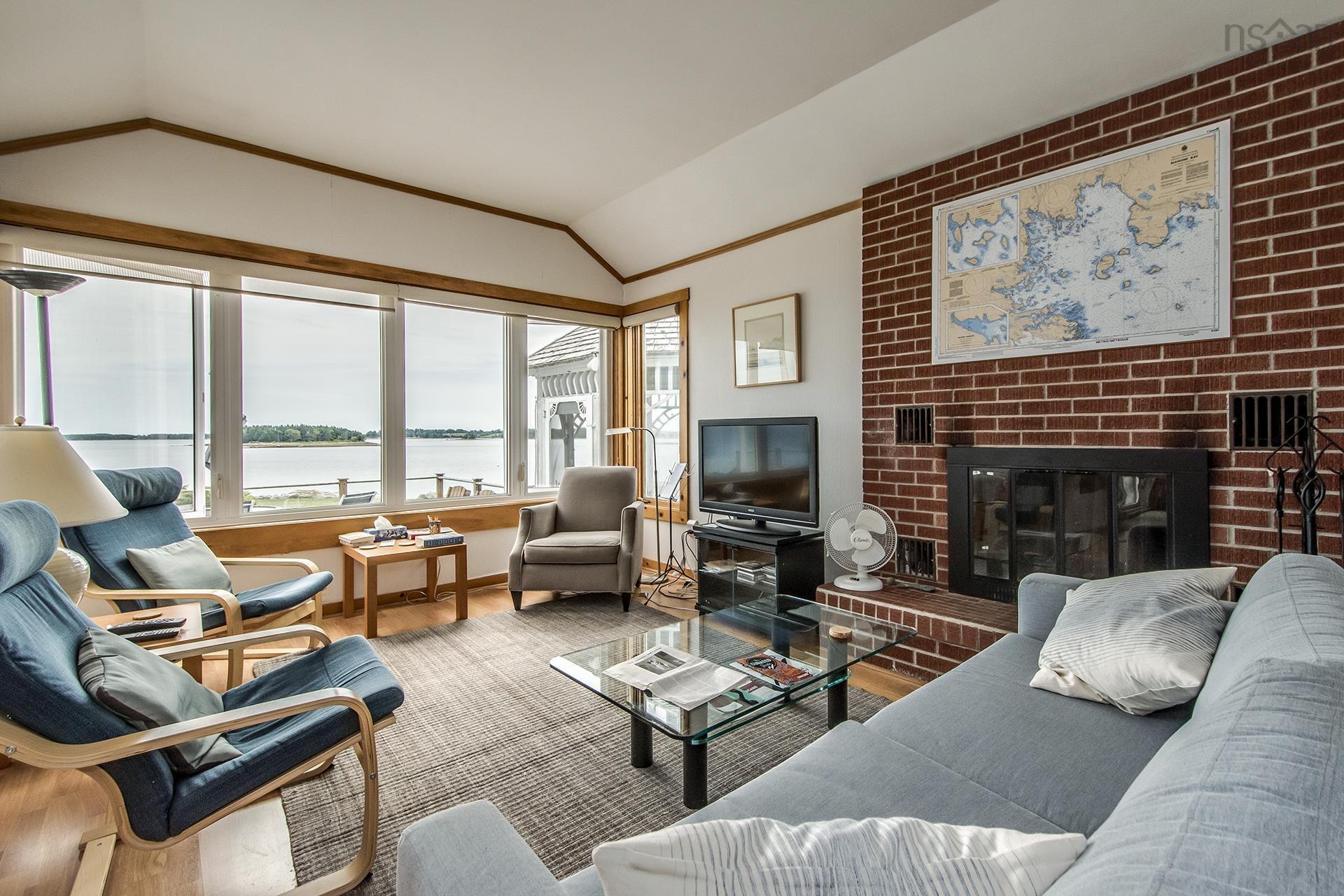 $1,200,000.00: 68 Murry Road, Martins Point