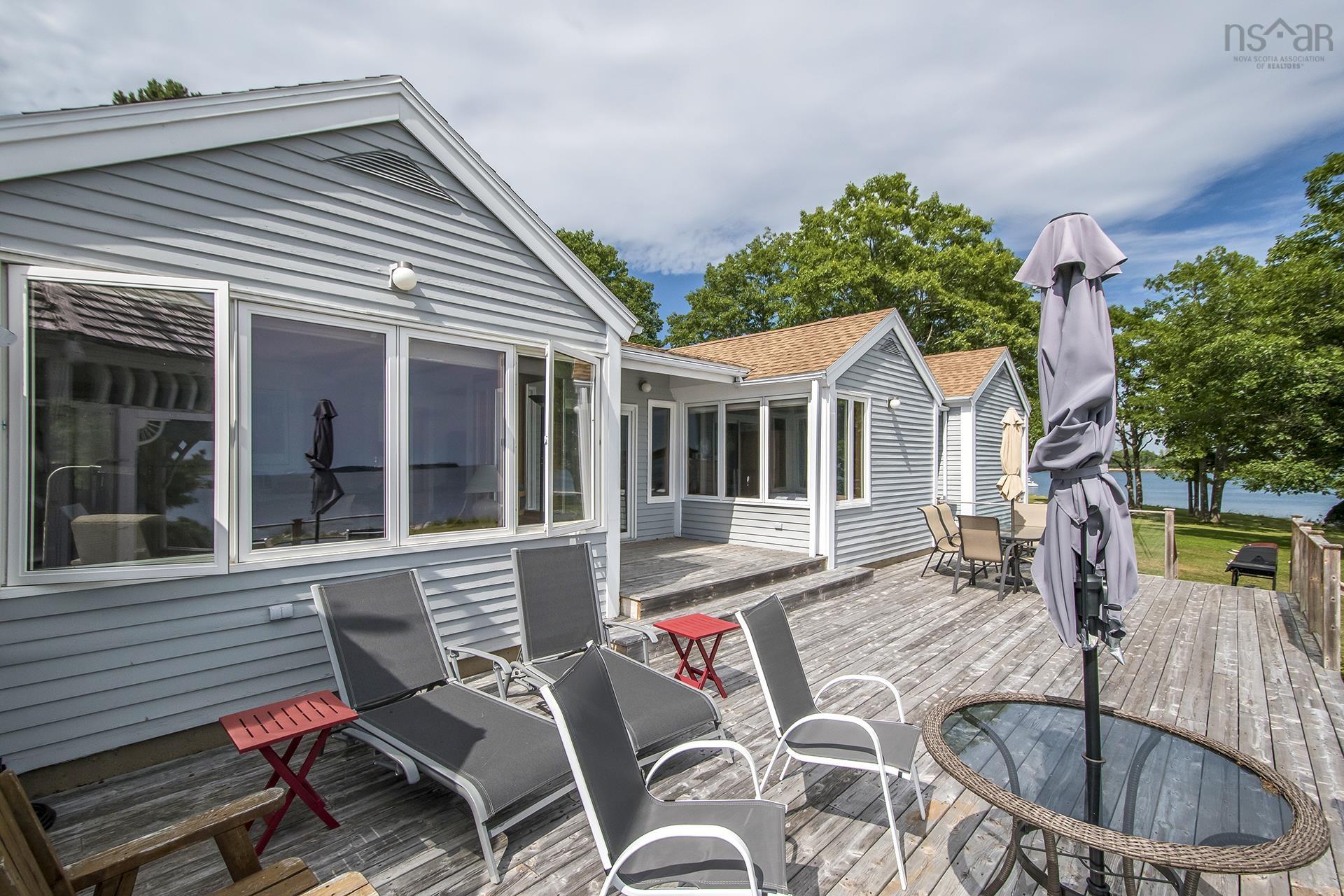 $1,200,000.00: 68 Murry Road, Martins Point