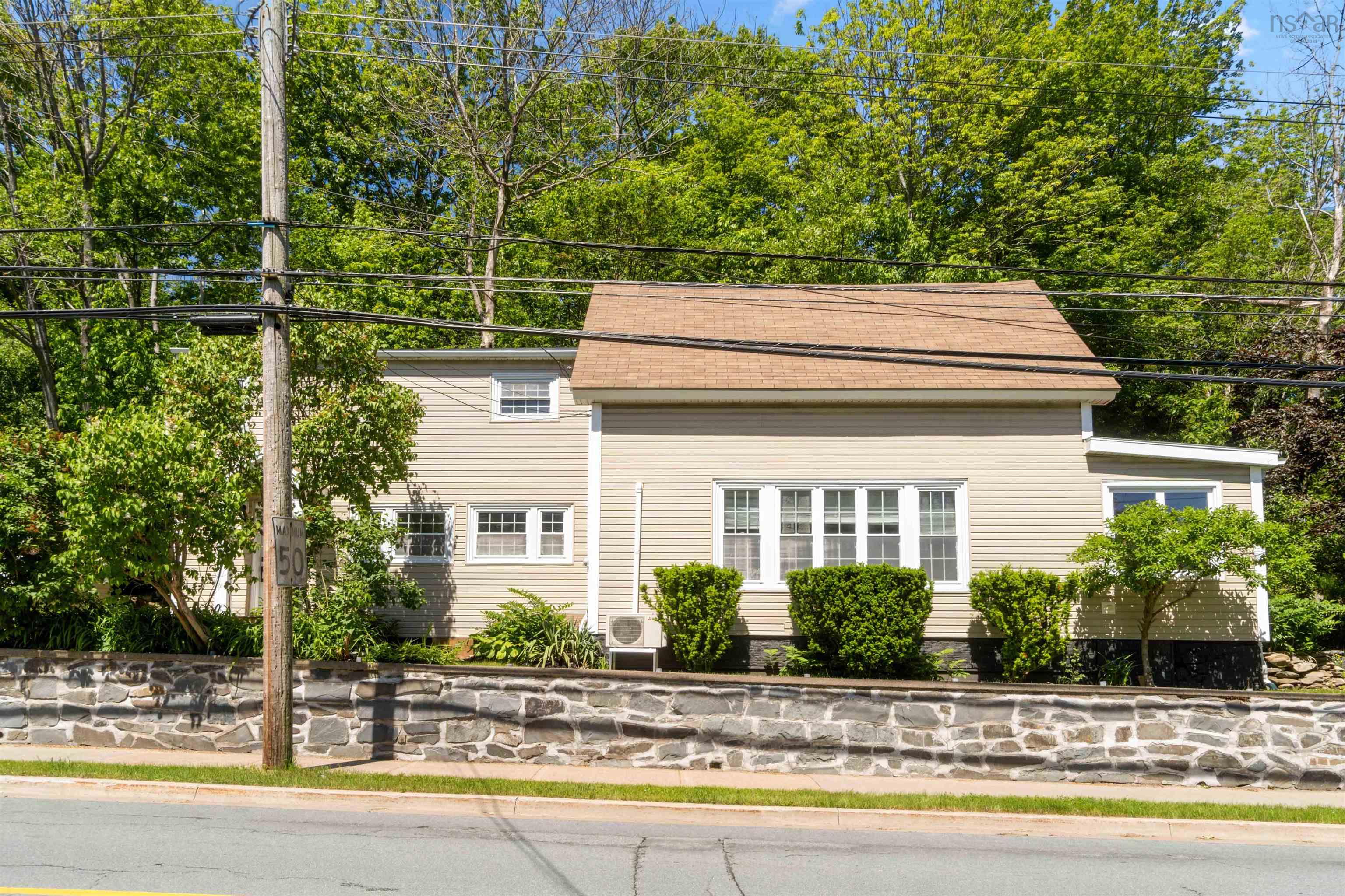 $529,900.00: 31 Meadowbrook Drive, Bedford