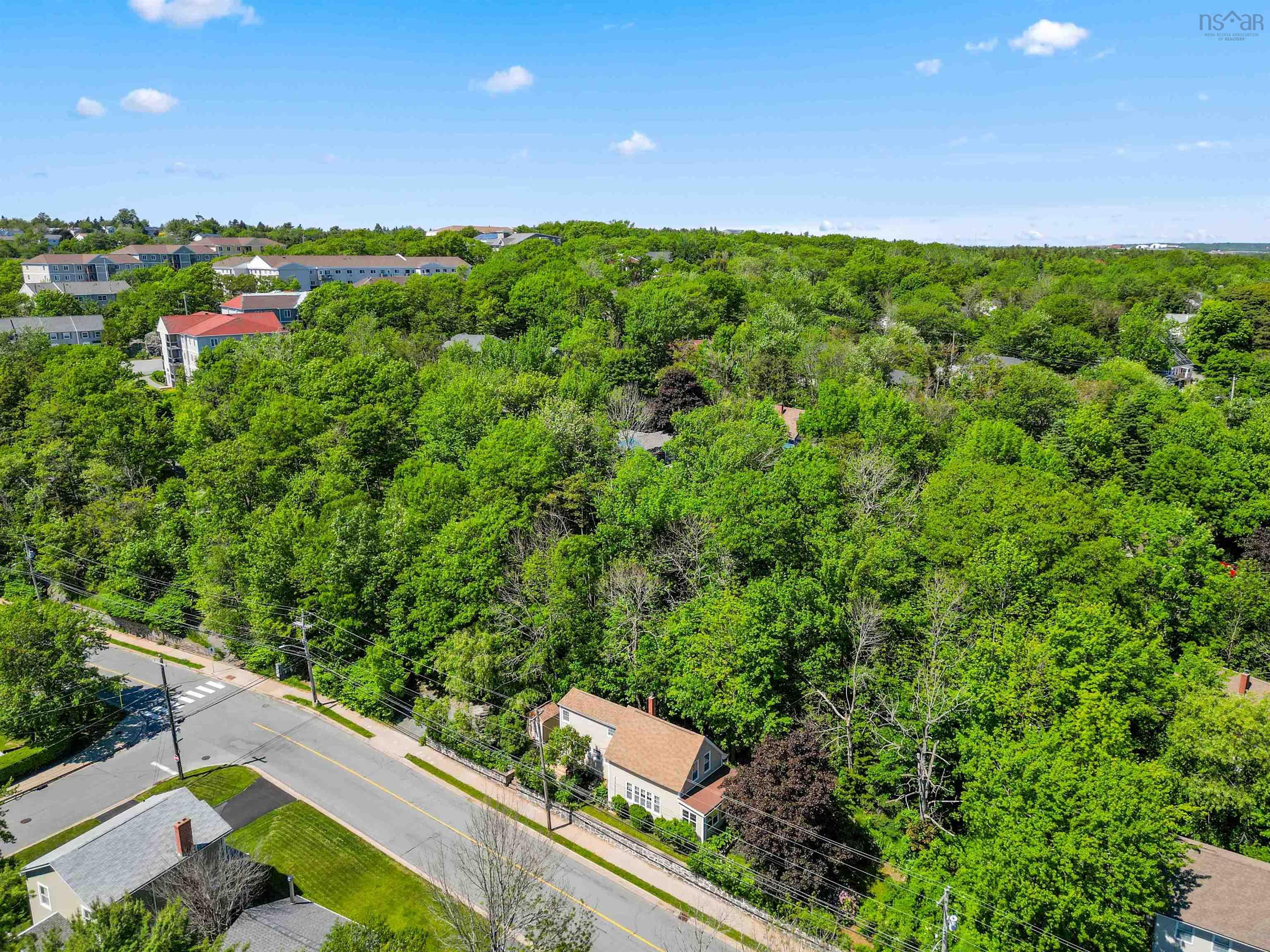$529,900.00: 31 Meadowbrook Drive, Bedford