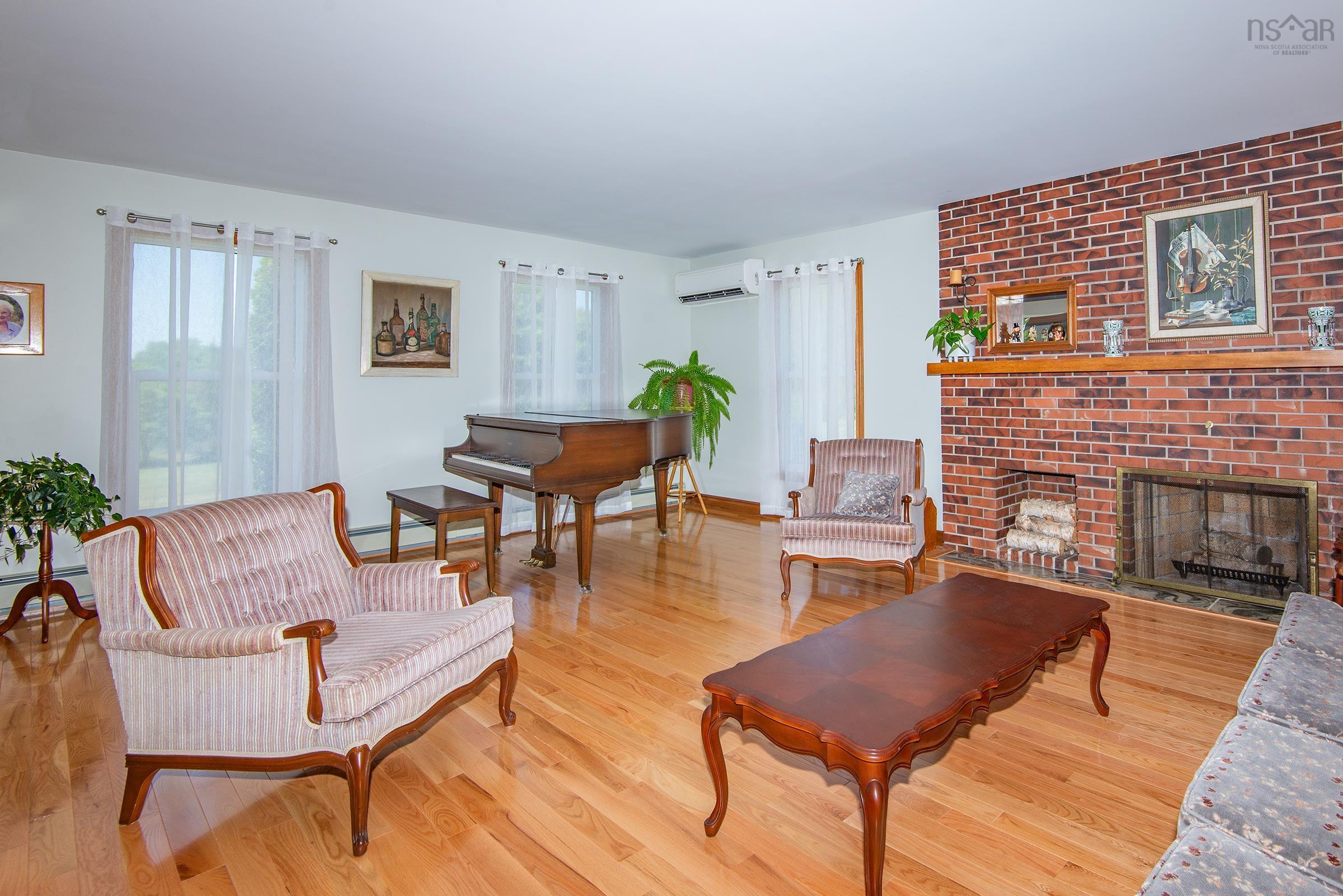 $899,000.00: 532 Saulnierville Road, Saulnierville Station