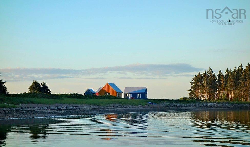 $1,599,000.00: Spectacle Island, Mahone Bay