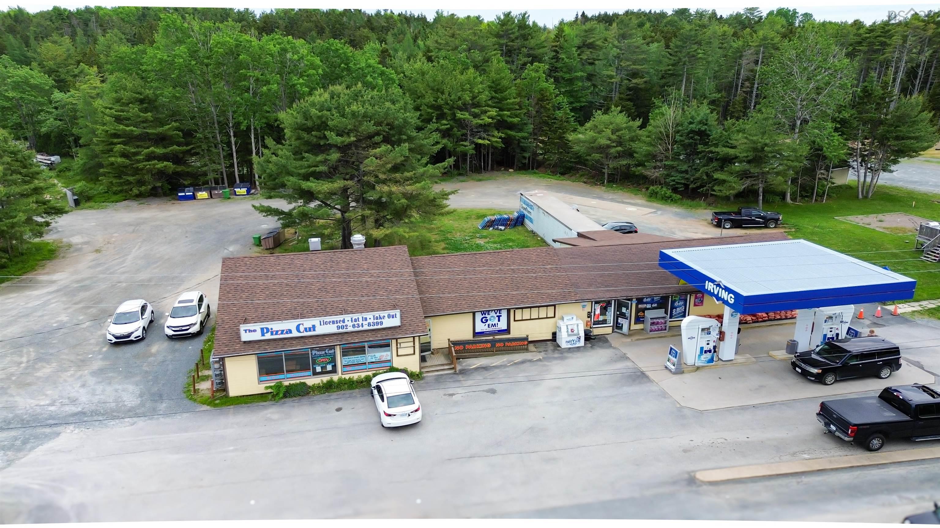 $1,495,900.00: 11261 Highway 3 Centre, Lunenburg