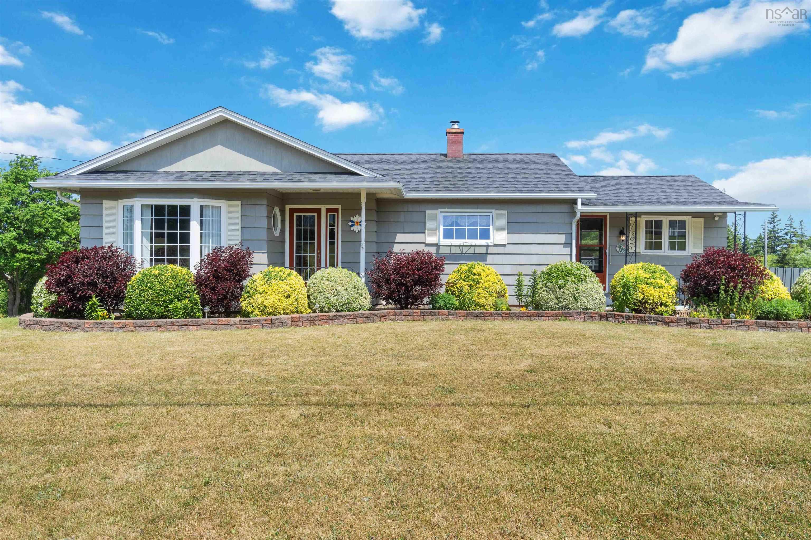 $324,900.00: 5191 Shore Road W, Parkers Cove