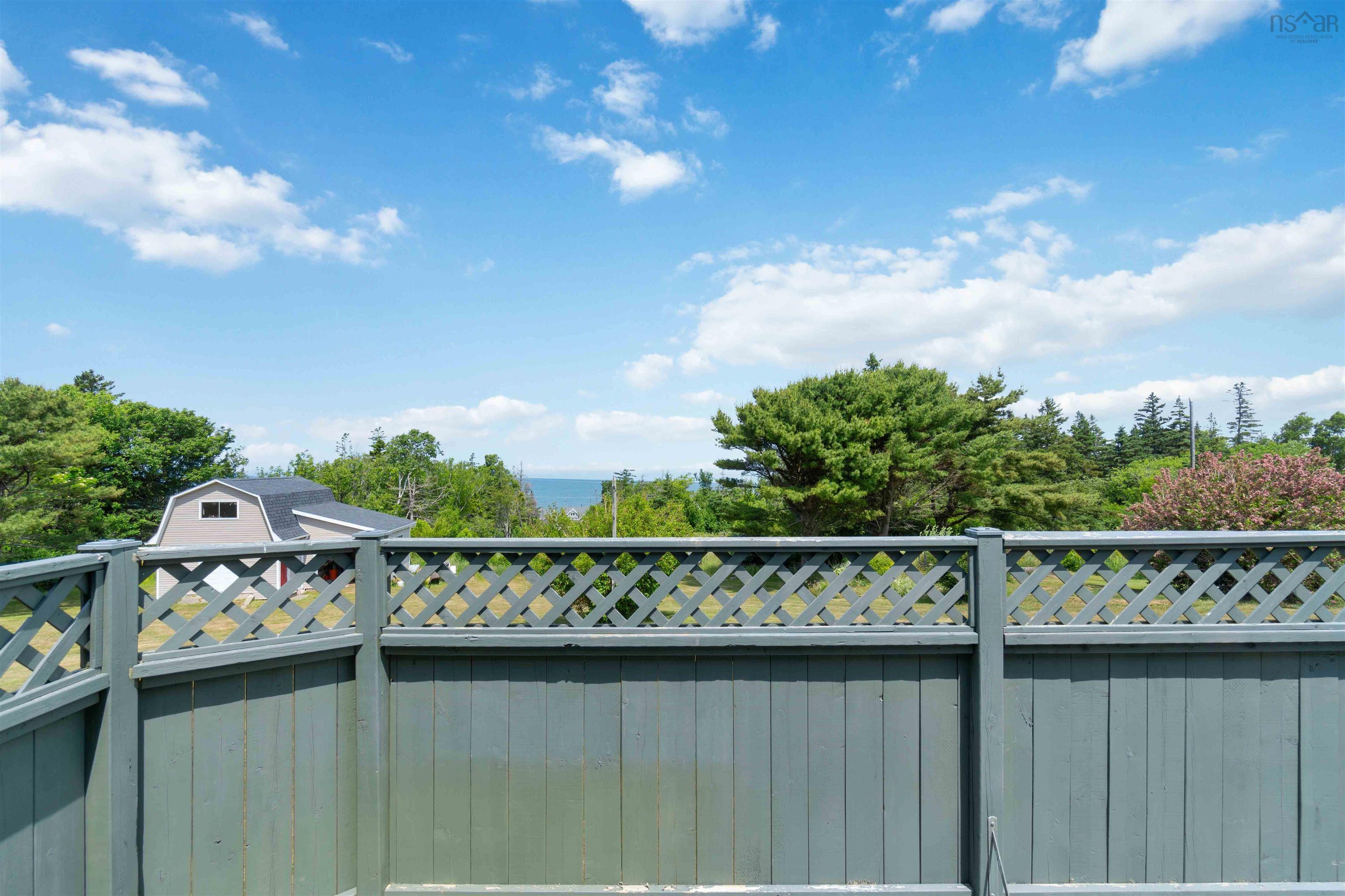 $324,900.00: 5191 Shore Road W, Parkers Cove