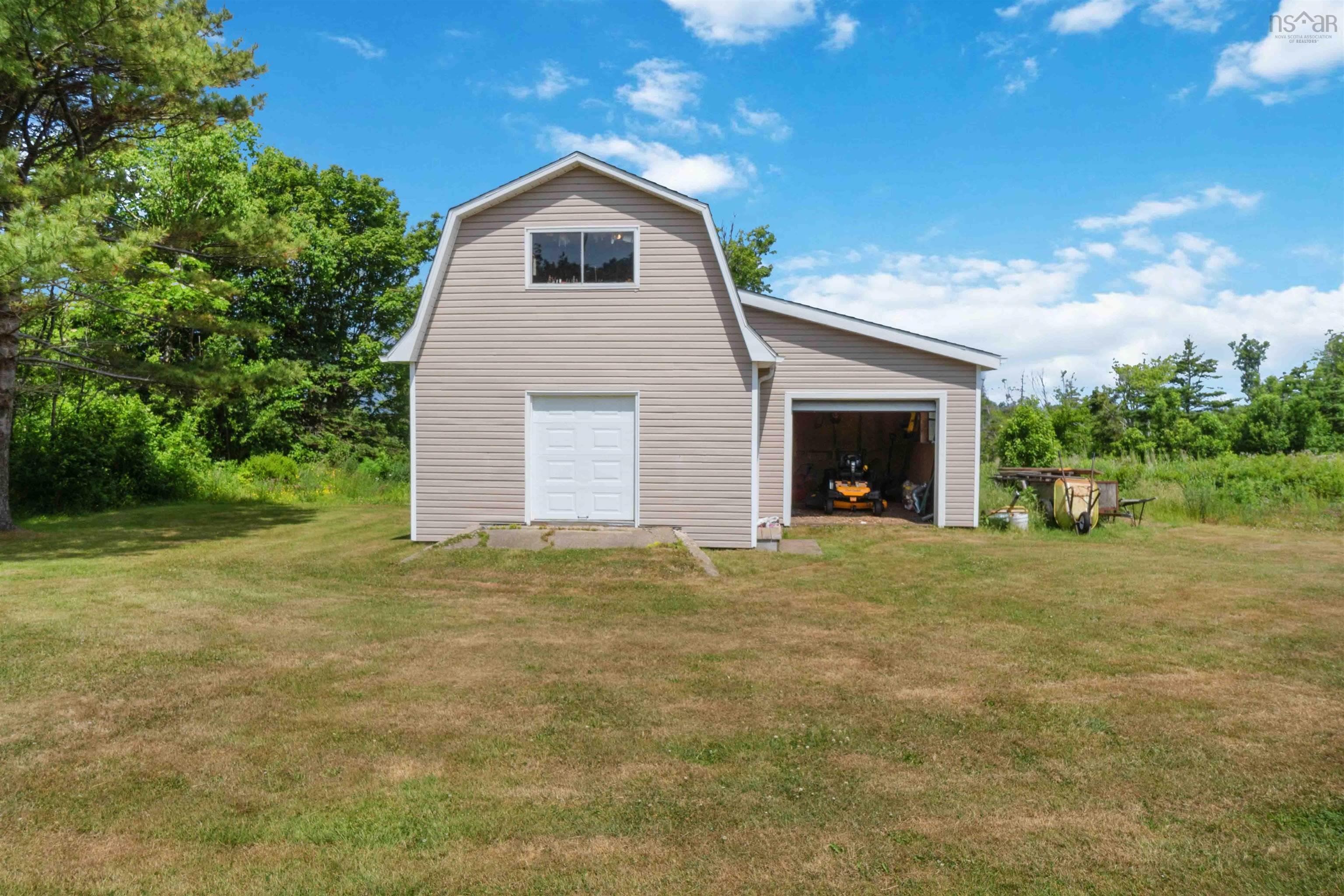 $324,900.00: 5191 Shore Road W, Parkers Cove