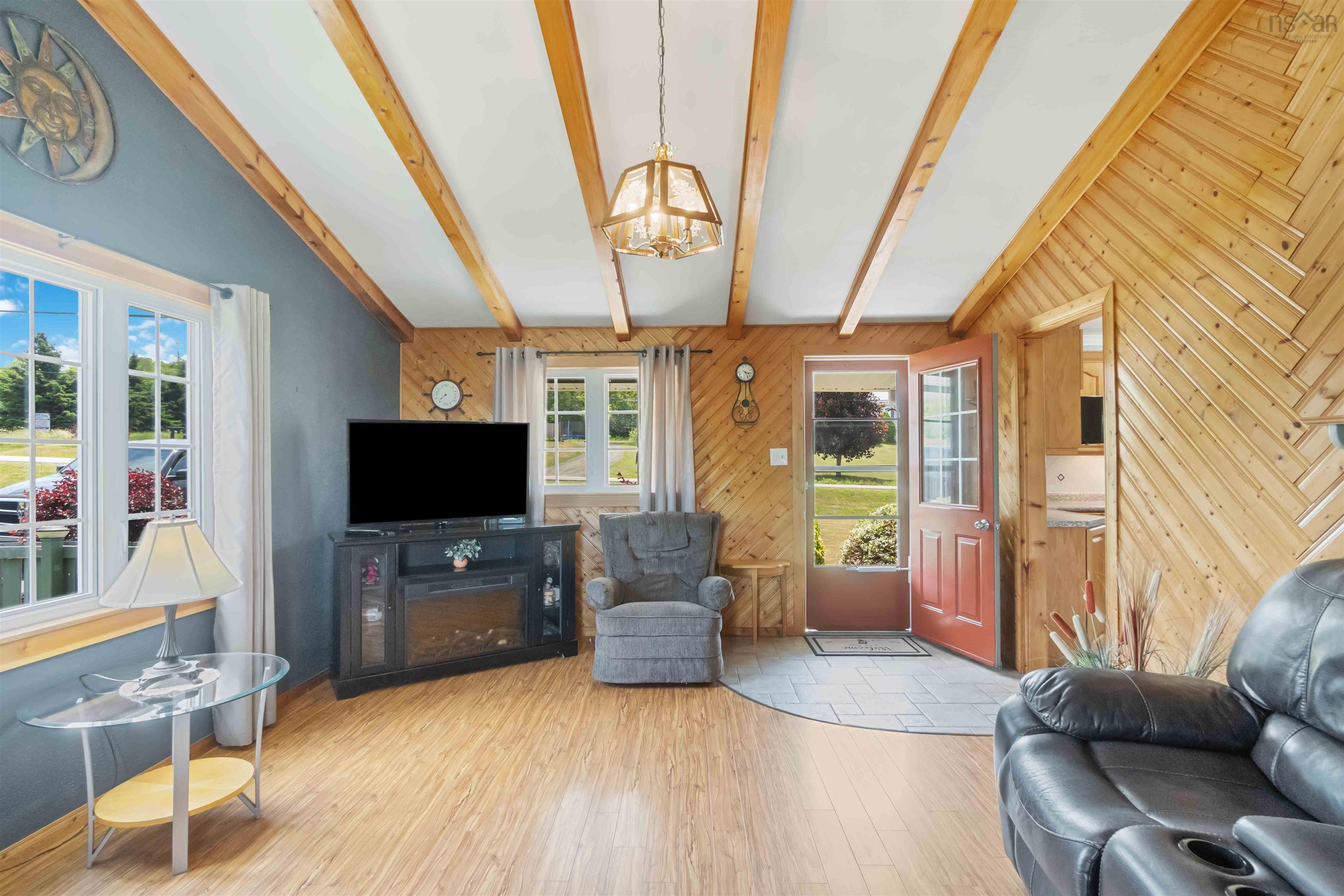 $324,900.00: 5191 Shore Road W, Parkers Cove