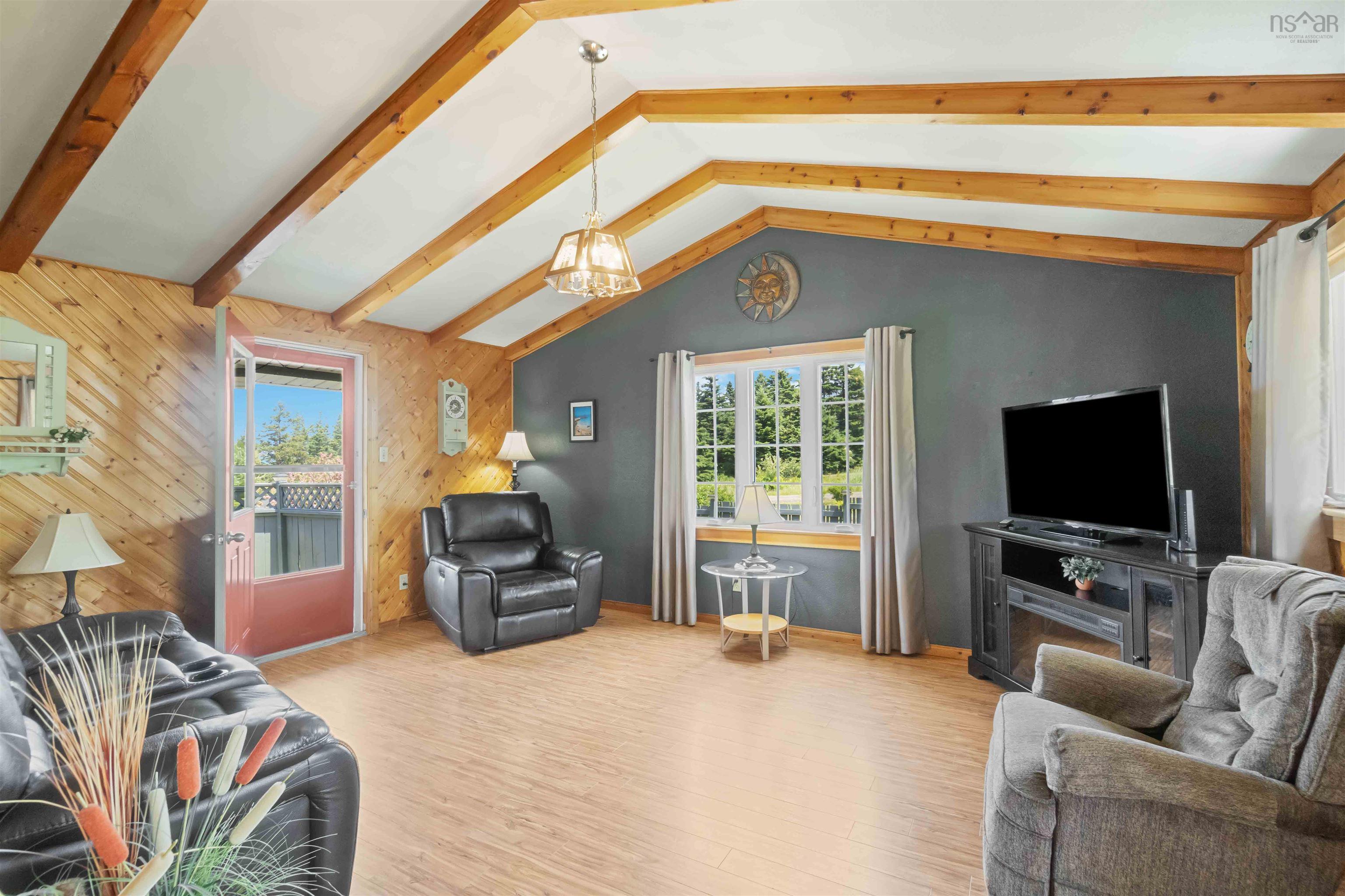 $324,900.00: 5191 Shore Road W, Parkers Cove