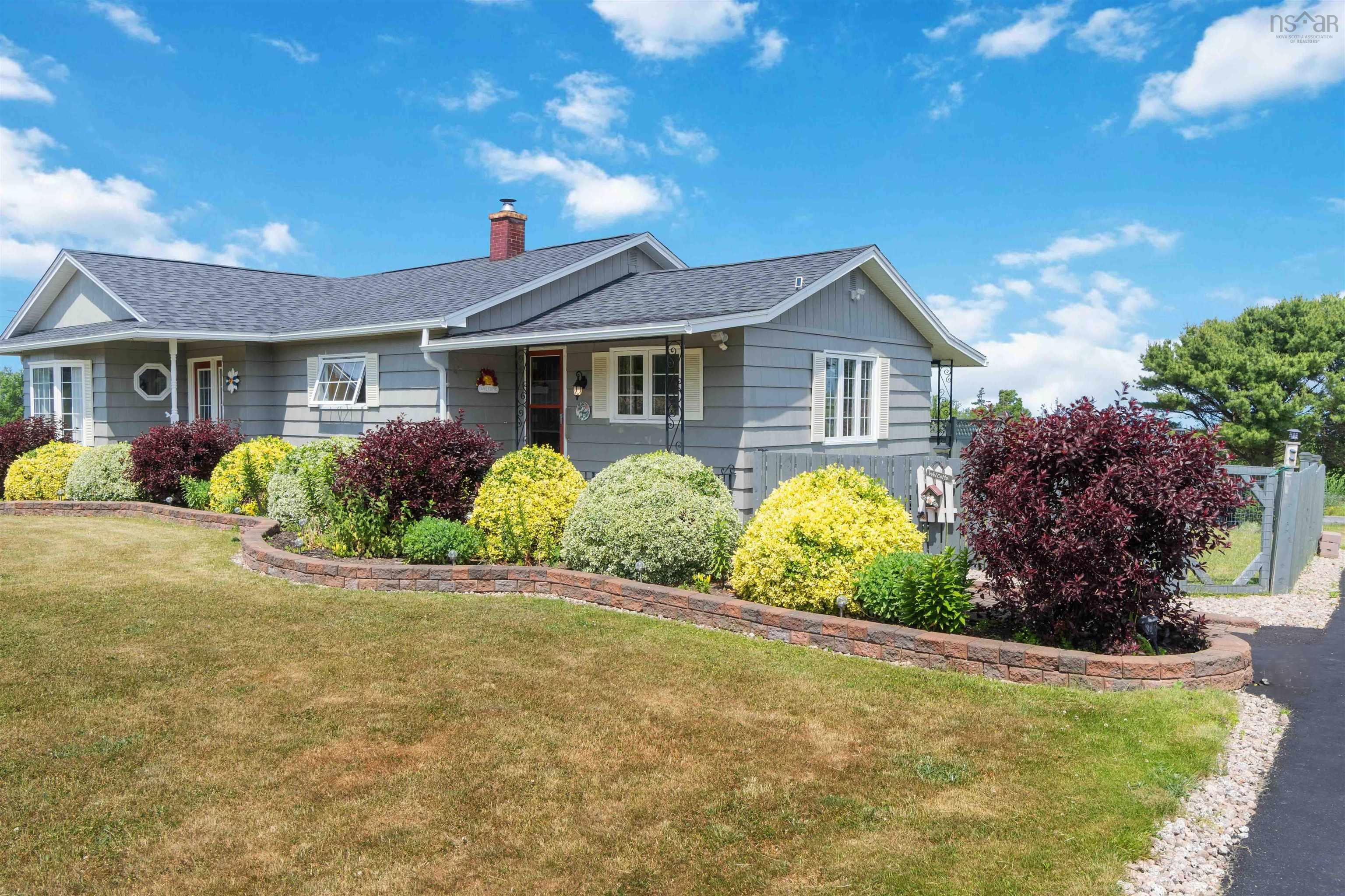 $324,900.00: 5191 Shore Road W, Parkers Cove